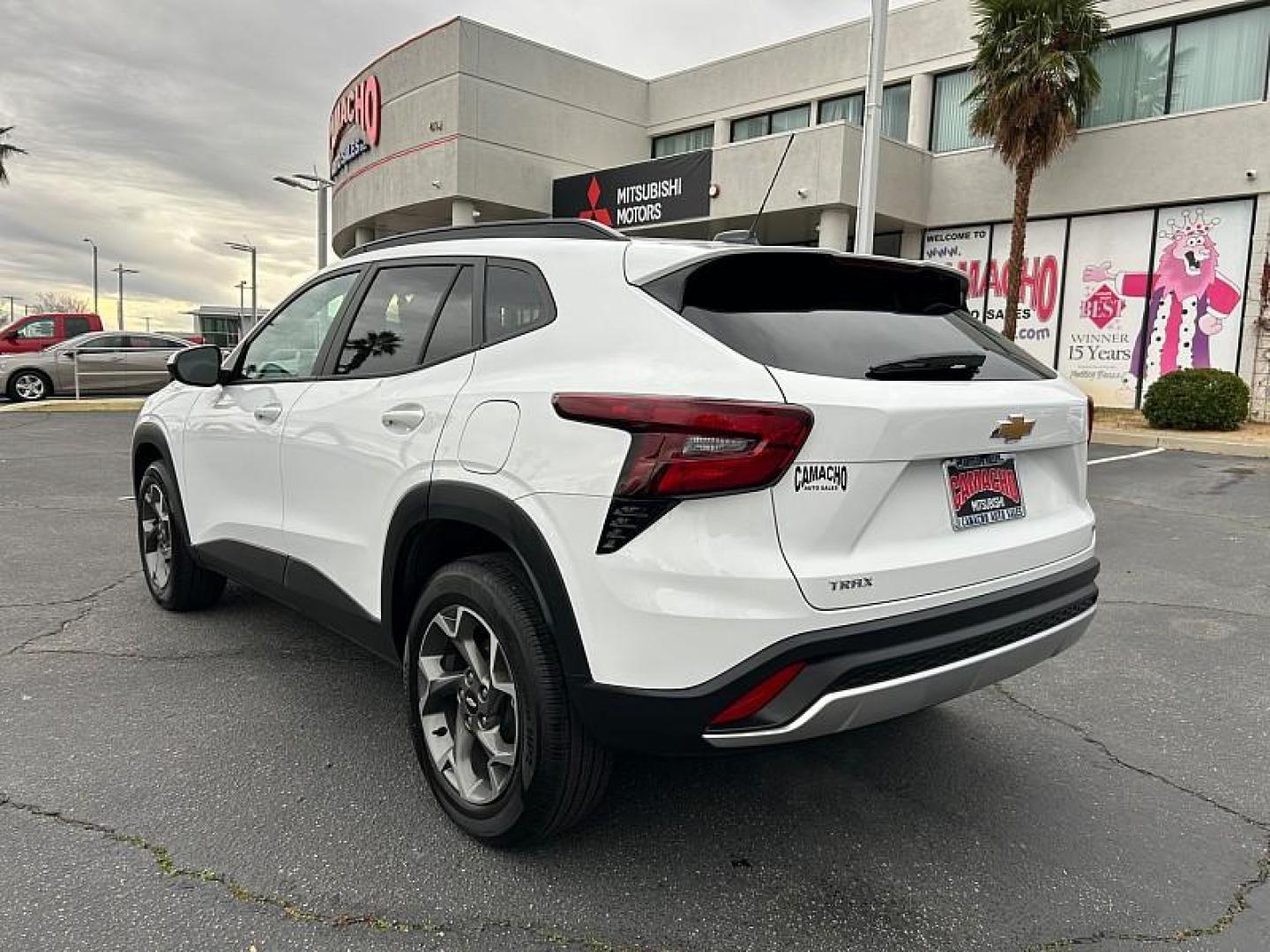 2025 WHITE Chevrolet Trax (KL77LHEP0SC) with an 3-Cyl Turbo 1.2 Liter engine, Automatic transmission, located at 412 Auto Vista Drive, Palmdale, 93551, (661) 945-0620, 34.592636, -118.136681 - Photo#11