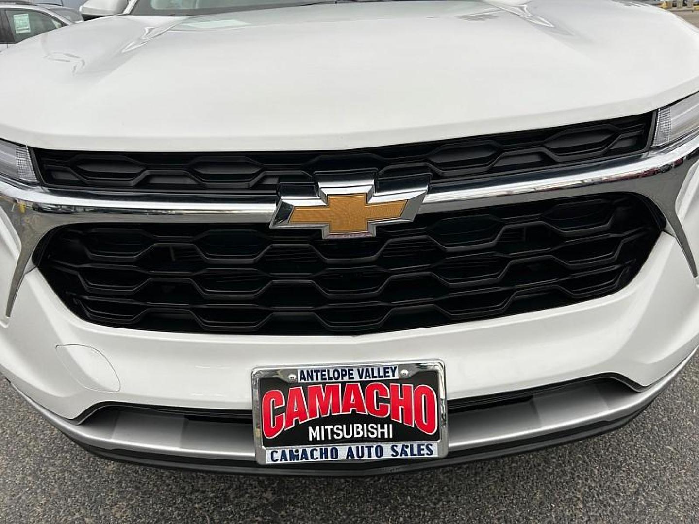 2025 WHITE Chevrolet Trax (KL77LHEP0SC) with an 3-Cyl Turbo 1.2 Liter engine, Automatic transmission, located at 412 Auto Vista Drive, Palmdale, 93551, (661) 945-0620, 34.592636, -118.136681 - Photo#13