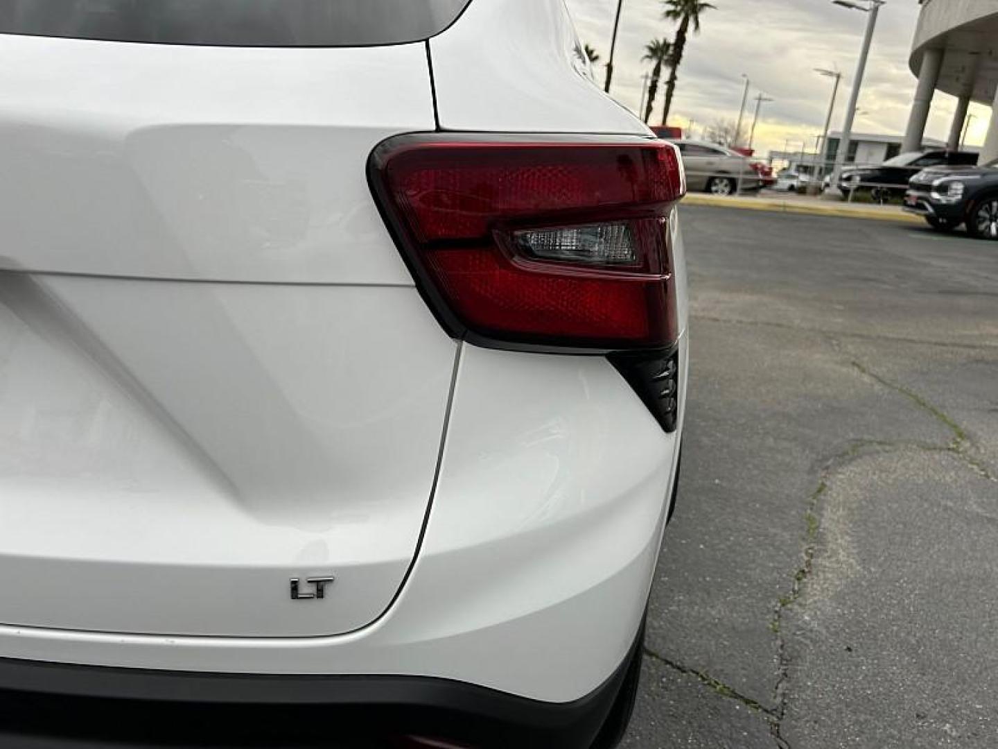 2025 WHITE Chevrolet Trax (KL77LHEP0SC) with an 3-Cyl Turbo 1.2 Liter engine, Automatic transmission, located at 412 Auto Vista Drive, Palmdale, 93551, (661) 945-0620, 34.592636, -118.136681 - Photo#14