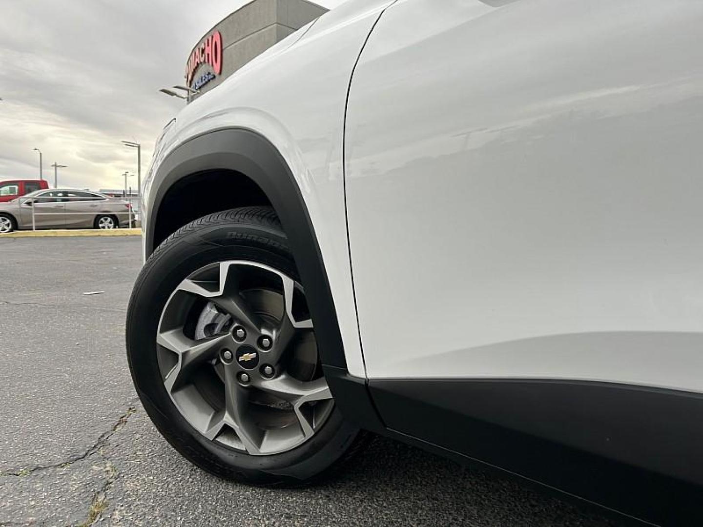 2025 WHITE Chevrolet Trax (KL77LHEP0SC) with an 3-Cyl Turbo 1.2 Liter engine, Automatic transmission, located at 412 Auto Vista Drive, Palmdale, 93551, (661) 945-0620, 34.592636, -118.136681 - Photo#17