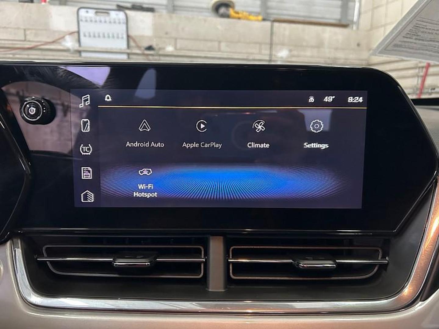 2025 WHITE Chevrolet Trax (KL77LHEP0SC) with an 3-Cyl Turbo 1.2 Liter engine, Automatic transmission, located at 412 Auto Vista Drive, Palmdale, 93551, (661) 945-0620, 34.592636, -118.136681 - Photo#24