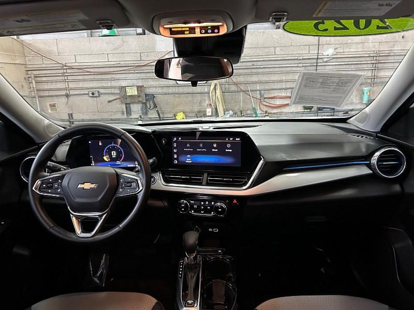 2025 WHITE Chevrolet Trax (KL77LHEP0SC) with an 3-Cyl Turbo 1.2 Liter engine, Automatic transmission, located at 412 Auto Vista Drive, Palmdale, 93551, (661) 945-0620, 34.592636, -118.136681 - Photo#26