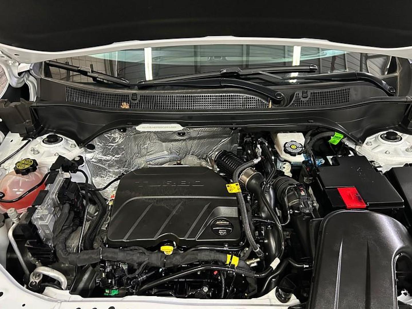 2025 WHITE Chevrolet Trax (KL77LHEP0SC) with an 3-Cyl Turbo 1.2 Liter engine, Automatic transmission, located at 412 Auto Vista Drive, Palmdale, 93551, (661) 945-0620, 34.592636, -118.136681 - Photo#34