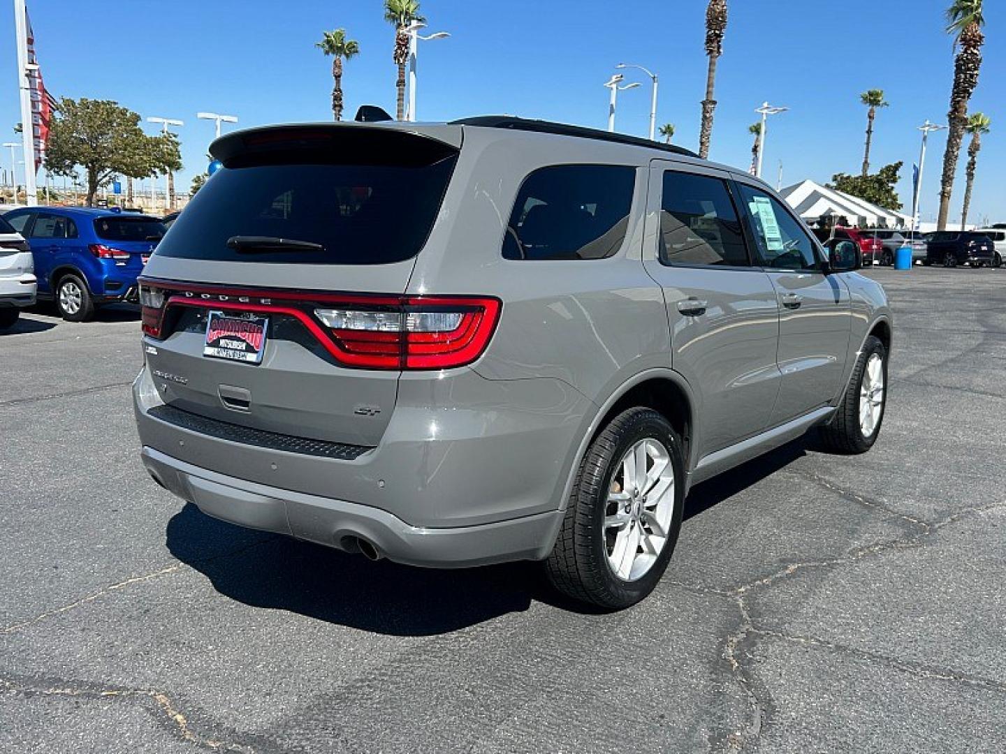 2025 Gray Dodge Durango (1C4RDJDG8SC) with an V6 3.6 Liter engine, Automatic 8-Spd transmission, located at 412 Auto Vista Drive, Palmdale, 93551, (661) 945-0620, 34.592636, -118.136681- Photo#2
