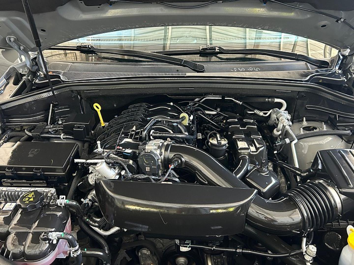 2025 Gray Dodge Durango (1C4RDJDG8SC) with an V6 3.6 Liter engine, Automatic 8-Spd transmission, located at 412 Auto Vista Drive, Palmdale, 93551, (661) 945-0620, 34.592636, -118.136681- Photo#31