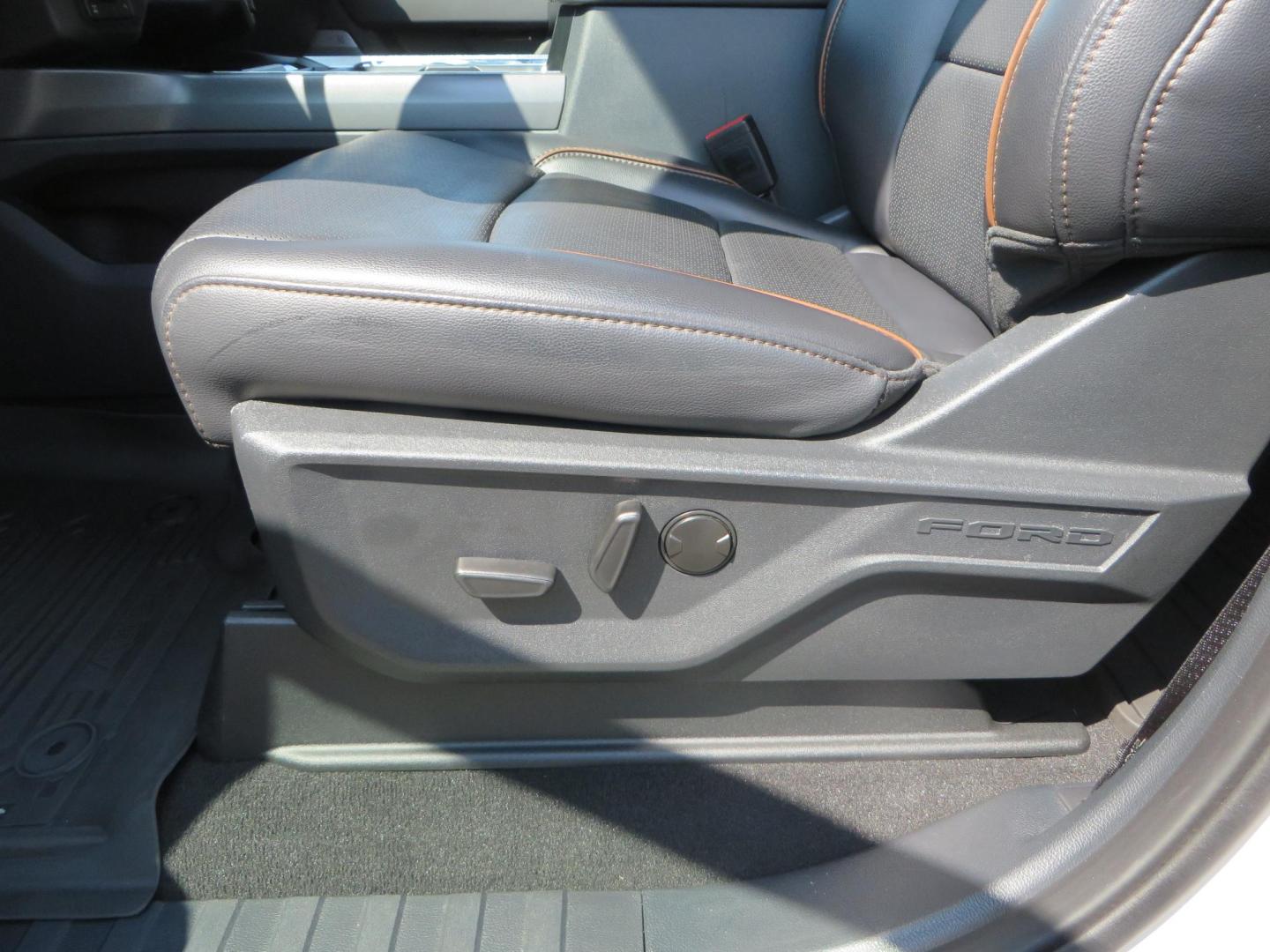 2025 Gray /Black Ford F-350 SD Lariat Crew Cab Short Bed 4WD (1FT8W3BM5SE) with an 6.7L V8 OHV 16V DIESEL engine, 6A transmission, located at 2630 Grass Valley Highway, Auburn, CA, 95603, (530) 508-5100, 38.937893, -121.095482 - Features a Readylift level kit, Falcon shocks, 20" Fuel Triton wheels, and 37" Nitto Ridge Grappler tires. - Photo#26