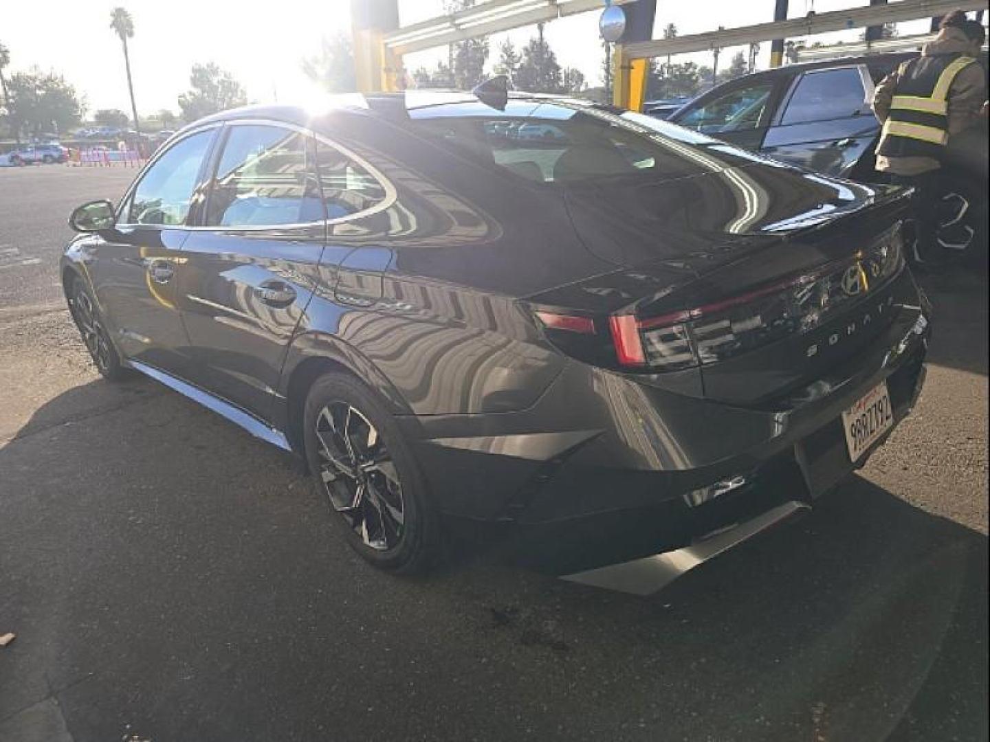2025 BLACK Hyundai Sonata (KMHL64JA8SA) with an 4-Cyl 2.5 Liter engine, Automatic 8-Spd transmission, located at 412 Auto Vista Drive, Palmdale, 93551, (661) 945-0620, 34.592636, -118.136681- Photo#1