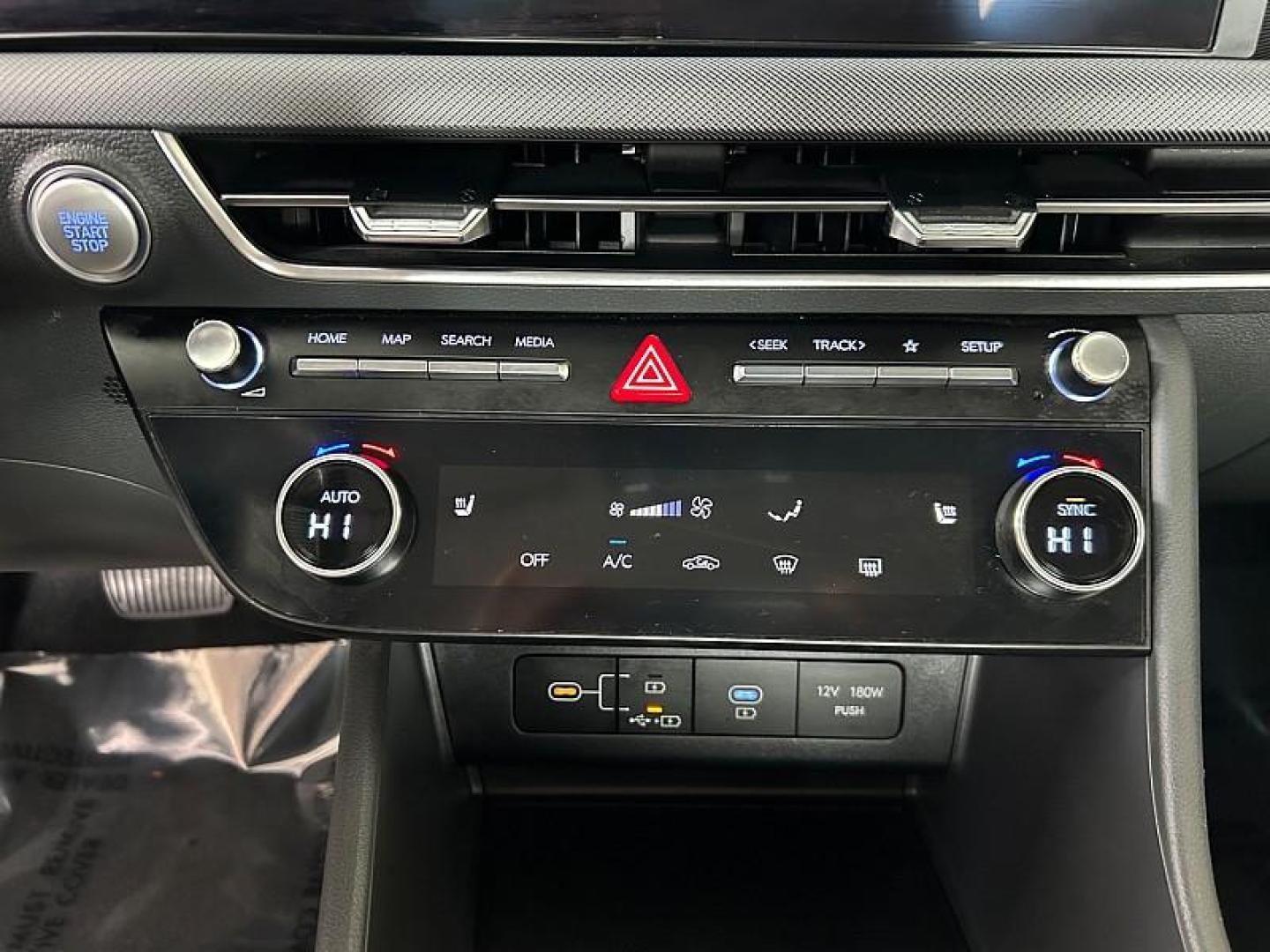 2025 BLACK Hyundai Sonata (KMHL64JA8SA) with an 4-Cyl 2.5 Liter engine, Automatic 8-Spd transmission, located at 412 Auto Vista Drive, Palmdale, 93551, (661) 945-0620, 34.592636, -118.136681- Photo#25