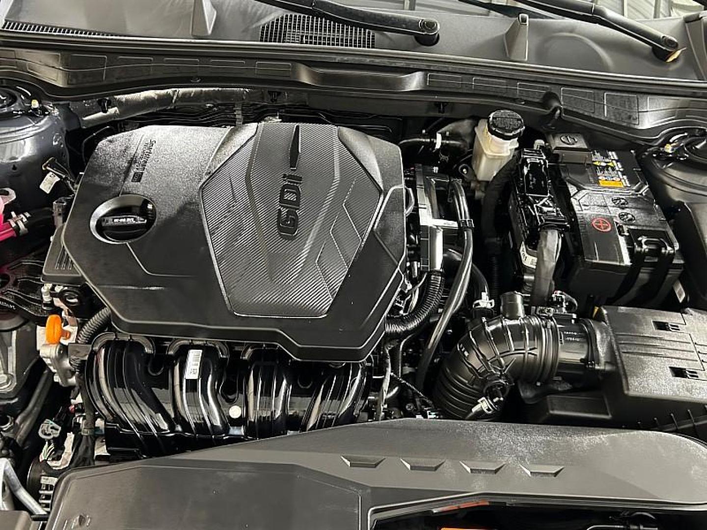 2025 BLACK Hyundai Sonata (KMHL64JA8SA) with an 4-Cyl 2.5 Liter engine, Automatic 8-Spd transmission, located at 412 Auto Vista Drive, Palmdale, 93551, (661) 945-0620, 34.592636, -118.136681- Photo#35