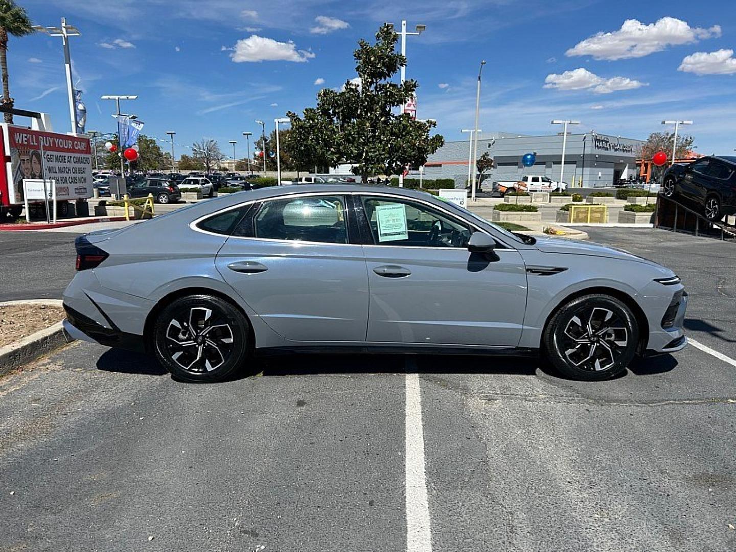 2025 Blue Hyundai Sonata (KMHL64JA8SA) with an 4-Cyl 2.5 Liter engine, Automatic 8-Spd transmission, located at 412 Auto Vista Drive, Palmdale, 93551, (661) 945-0620, 34.592636, -118.136681- Photo#3