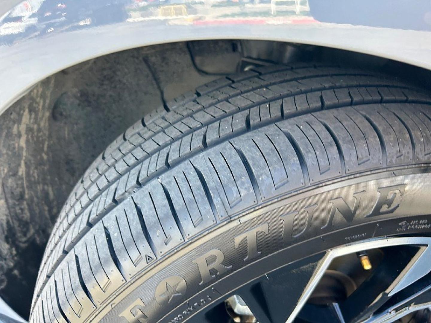 2025 Blue Hyundai Sonata (KMHL64JA8SA) with an 4-Cyl 2.5 Liter engine, Automatic 8-Spd transmission, located at 412 Auto Vista Drive, Palmdale, 93551, (661) 945-0620, 34.592636, -118.136681- Photo#10