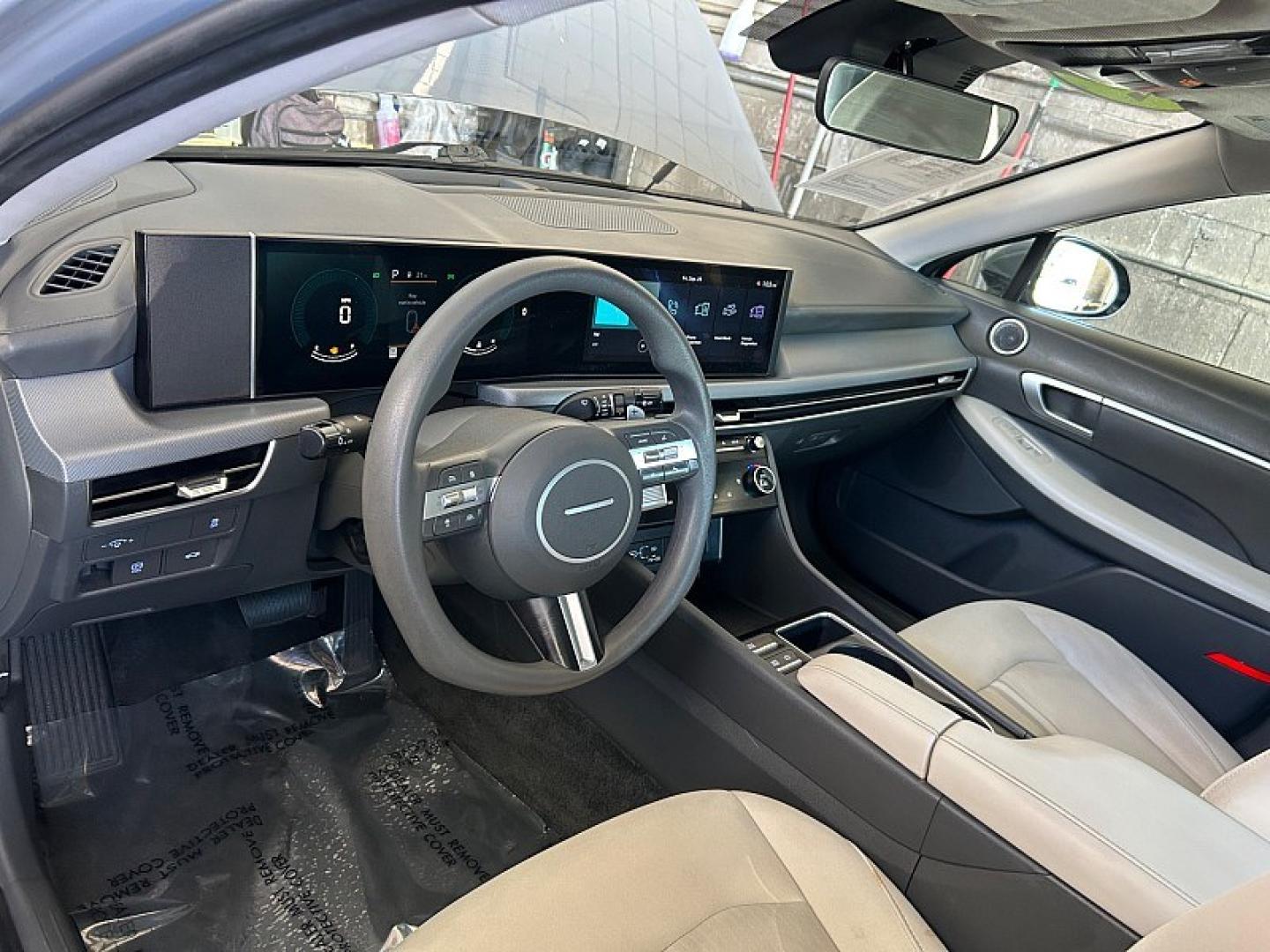 2025 Blue Hyundai Sonata (KMHL64JA8SA) with an 4-Cyl 2.5 Liter engine, Automatic 8-Spd transmission, located at 412 Auto Vista Drive, Palmdale, 93551, (661) 945-0620, 34.592636, -118.136681- Photo#17