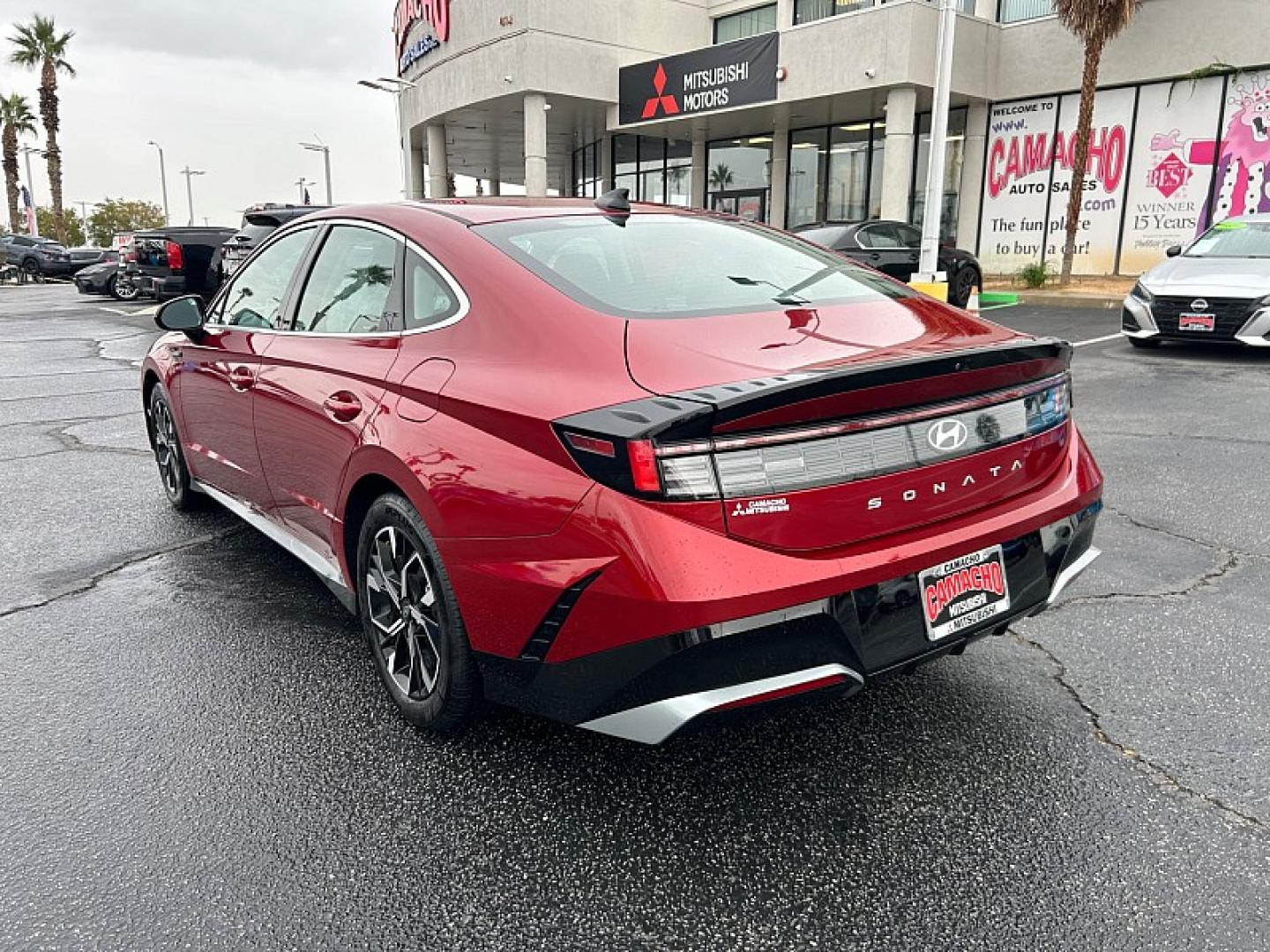 2025 RED Hyundai Sonata (KMHL64JA8SA) with an 4-Cyl 2.5 Liter engine, Automatic 8-Spd transmission, located at 412 Auto Vista Drive, Palmdale, 93551, (661) 945-0620, 34.592636, -118.136681- Photo#2