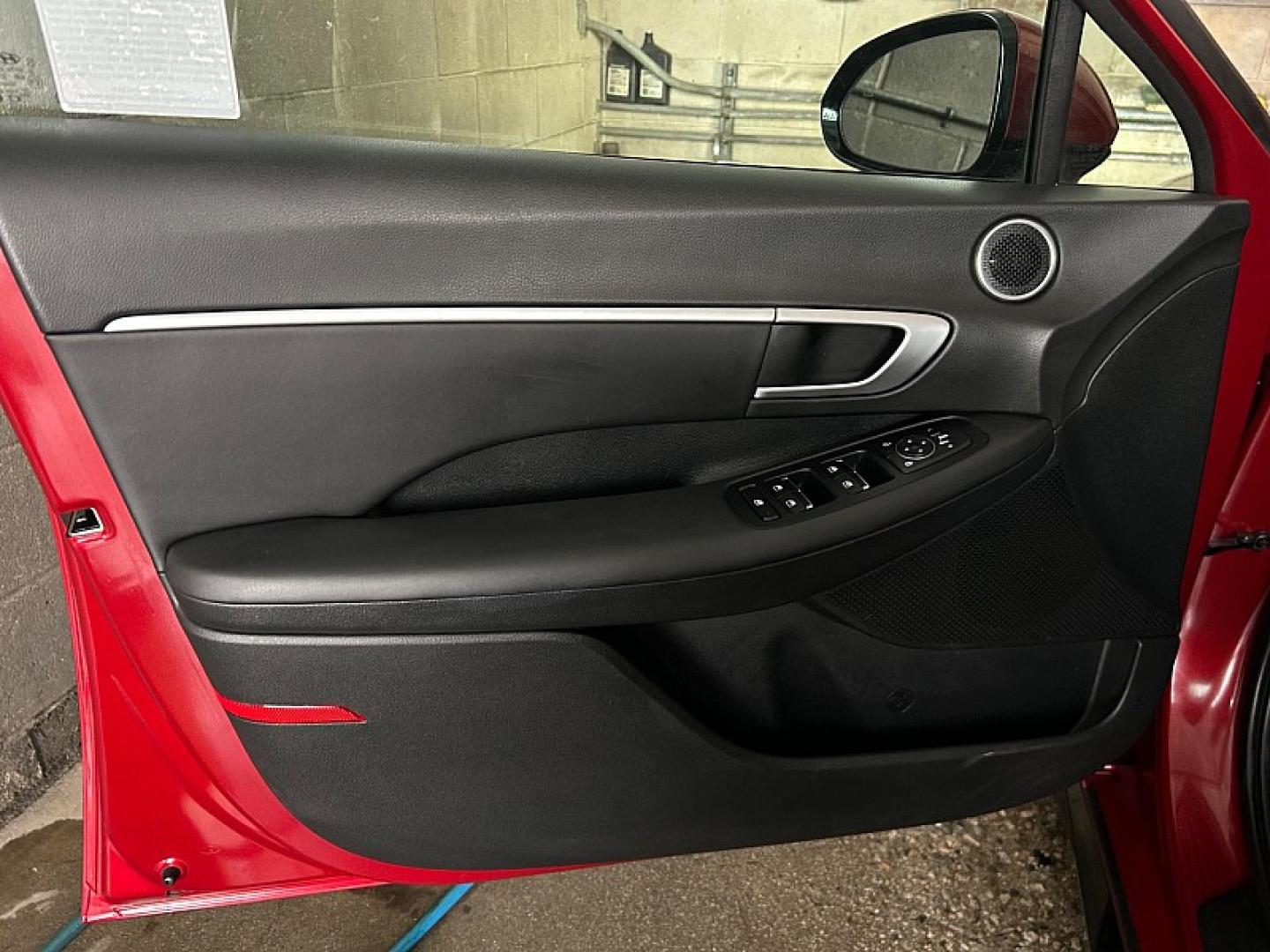 2025 RED Hyundai Sonata (KMHL64JA8SA) with an 4-Cyl 2.5 Liter engine, Automatic 8-Spd transmission, located at 412 Auto Vista Drive, Palmdale, 93551, (661) 945-0620, 34.592636, -118.136681- Photo#16