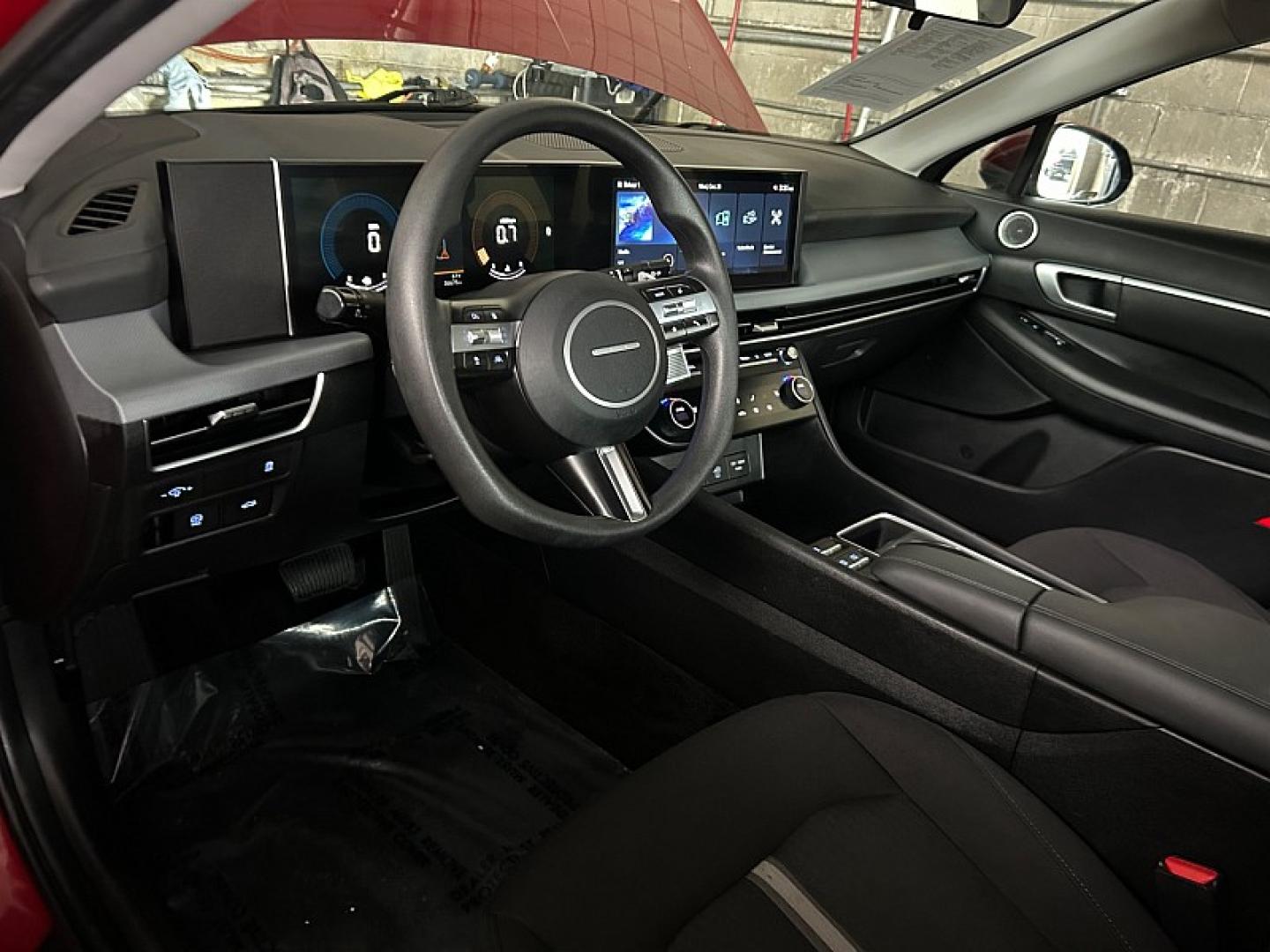 2025 RED Hyundai Sonata (KMHL64JA8SA) with an 4-Cyl 2.5 Liter engine, Automatic 8-Spd transmission, located at 412 Auto Vista Drive, Palmdale, 93551, (661) 945-0620, 34.592636, -118.136681- Photo#17