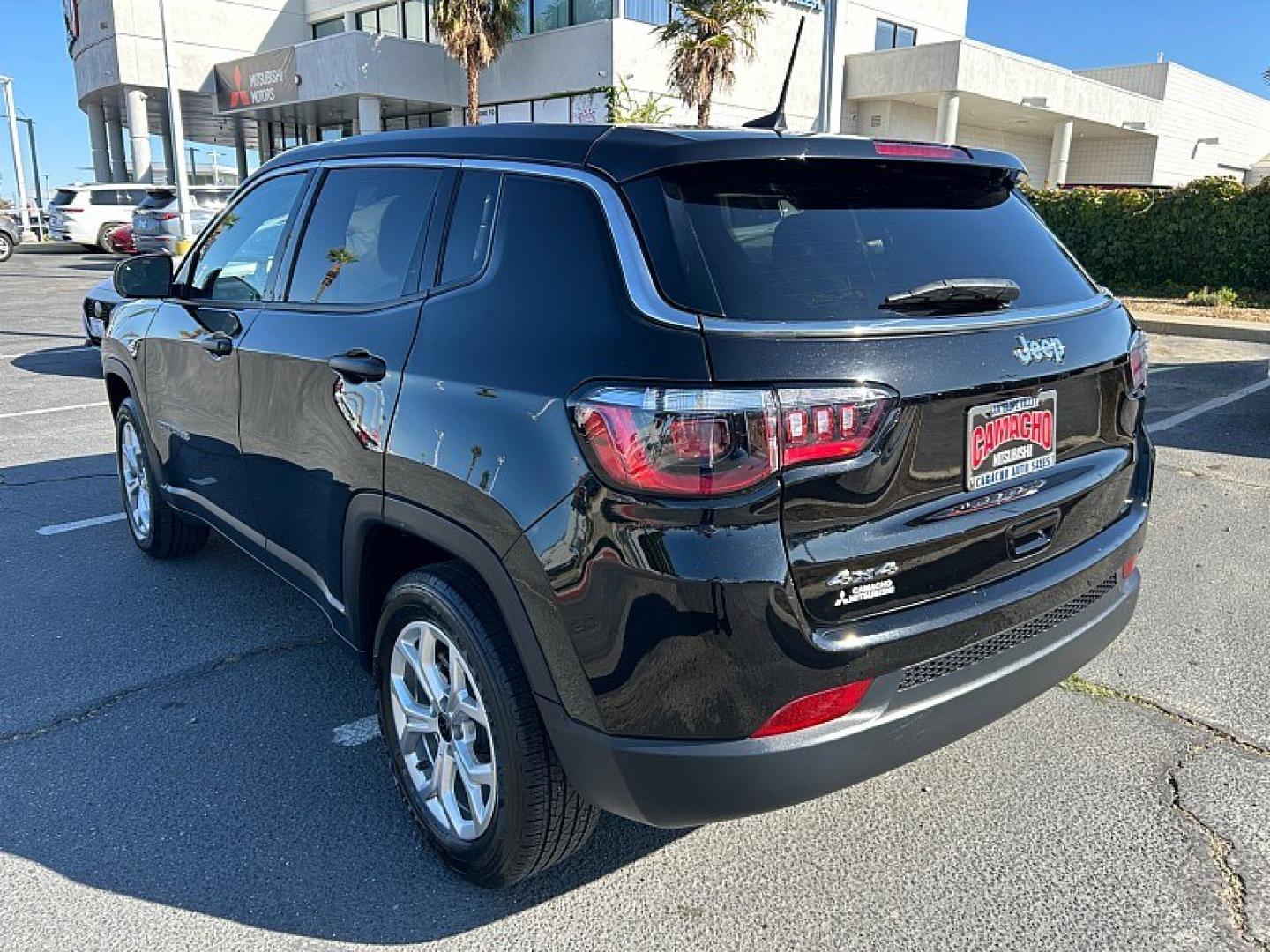 2025 Black Jeep Compass (3C4NJDAN9ST) with an 4-Cyl Turbo 2.0 Liter engine, Automatic 8-Spd transmission, located at 412 Auto Vista Drive, Palmdale, 93551, (661) 945-0620, 34.592636, -118.136681- Photo#4