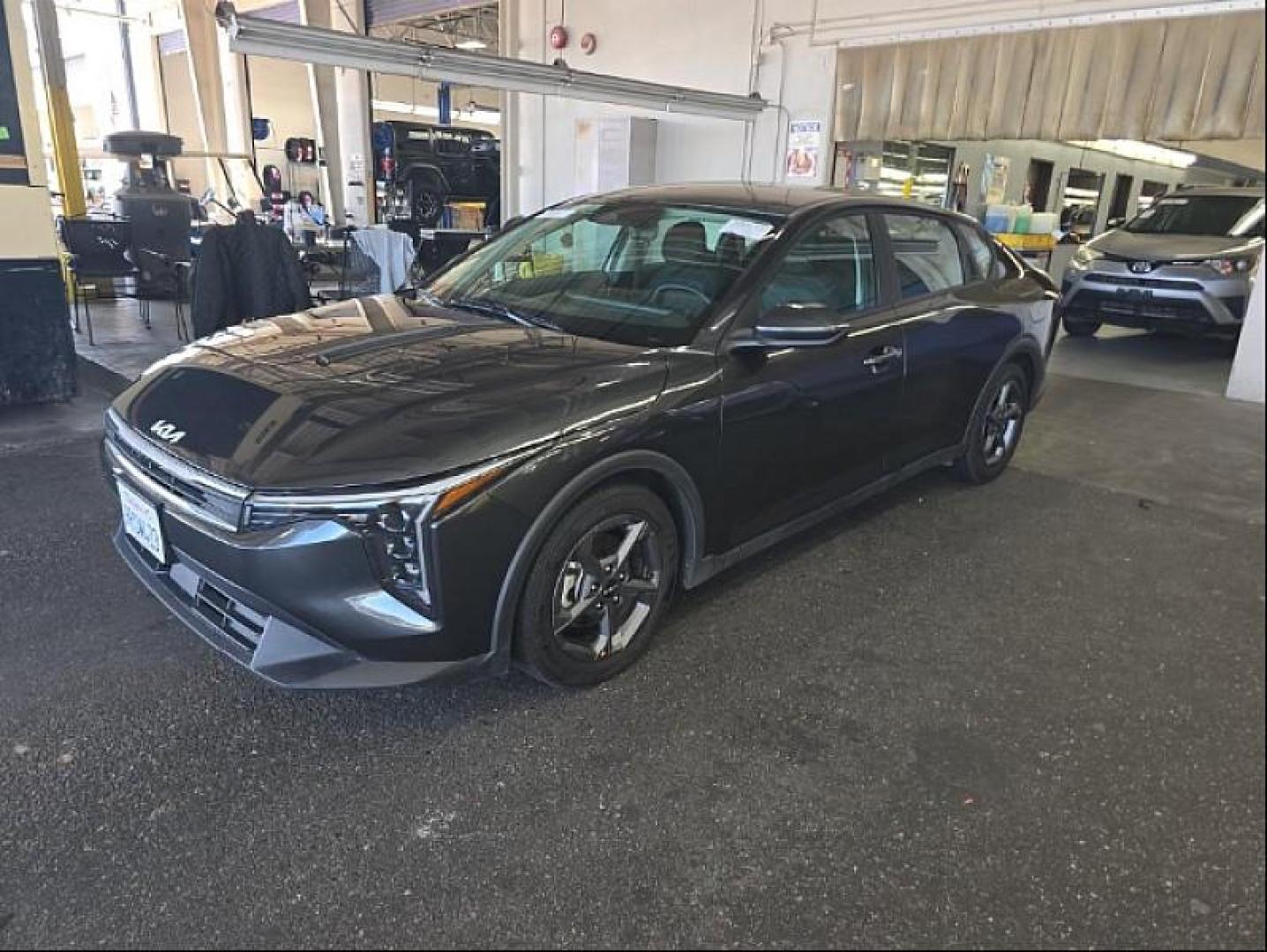 2025 GRAY Kia K4 (3KPFT4DE7SE) with an 4-Cyl 2.0 Liter engine, Automatic IVT transmission, located at 412 Auto Vista Drive, Palmdale, 93551, (661) 945-0620, 34.592636, -118.136681- Photo#1