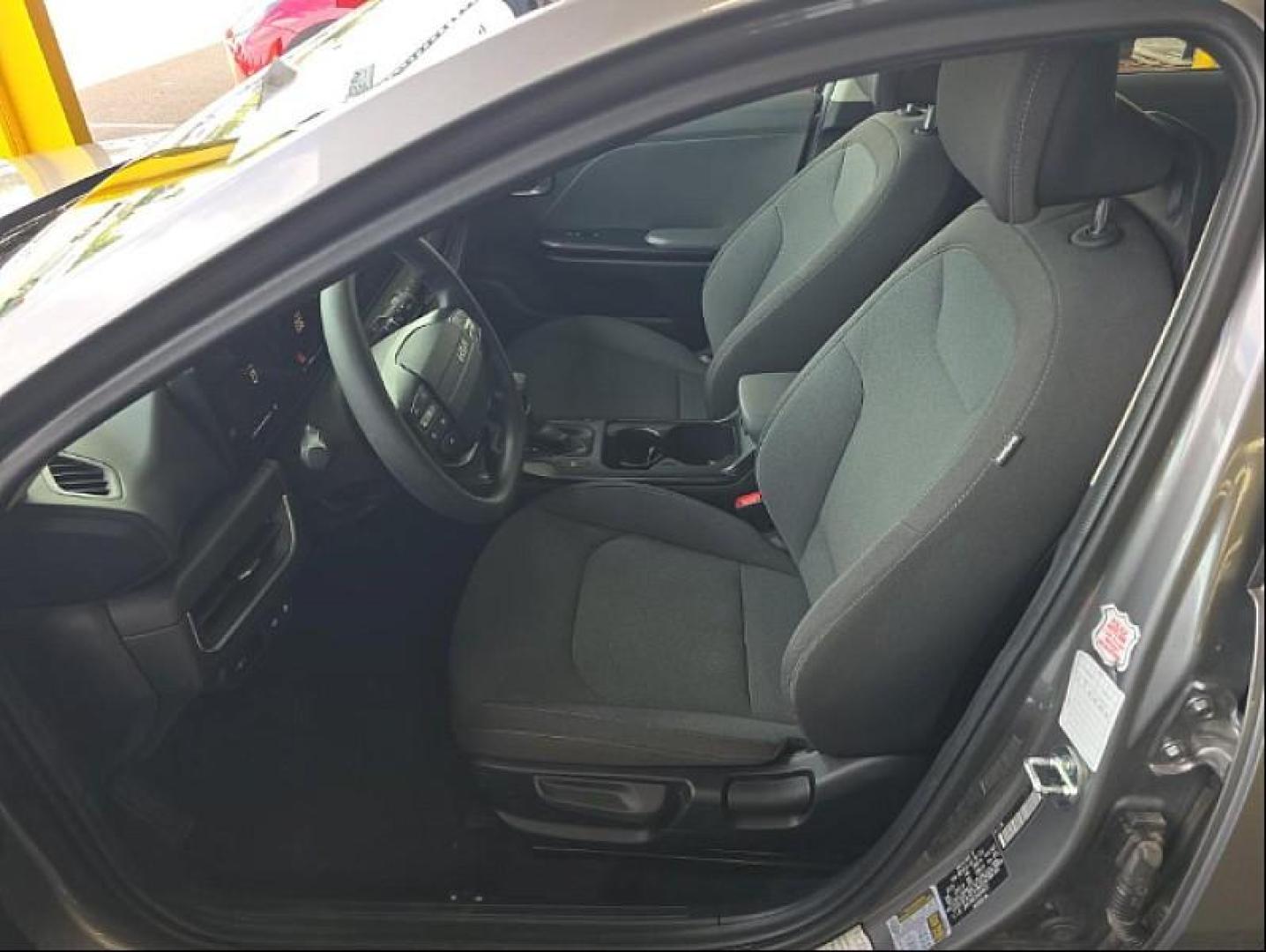 2025 GRAY Kia K4 (3KPFT4DE9SE) with an 4-Cyl 2.0 Liter engine, Automatic IVT transmission, located at 412 Auto Vista Drive, Palmdale, 93551, (661) 945-0620, 34.592636, -118.136681- Photo#5