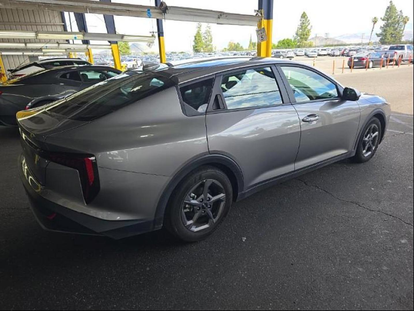 2025 GRAY Kia K4 (3KPFT4DE9SE) with an 4-Cyl 2.0 Liter engine, Automatic IVT transmission, located at 412 Auto Vista Drive, Palmdale, 93551, (661) 945-0620, 34.592636, -118.136681- Photo#3