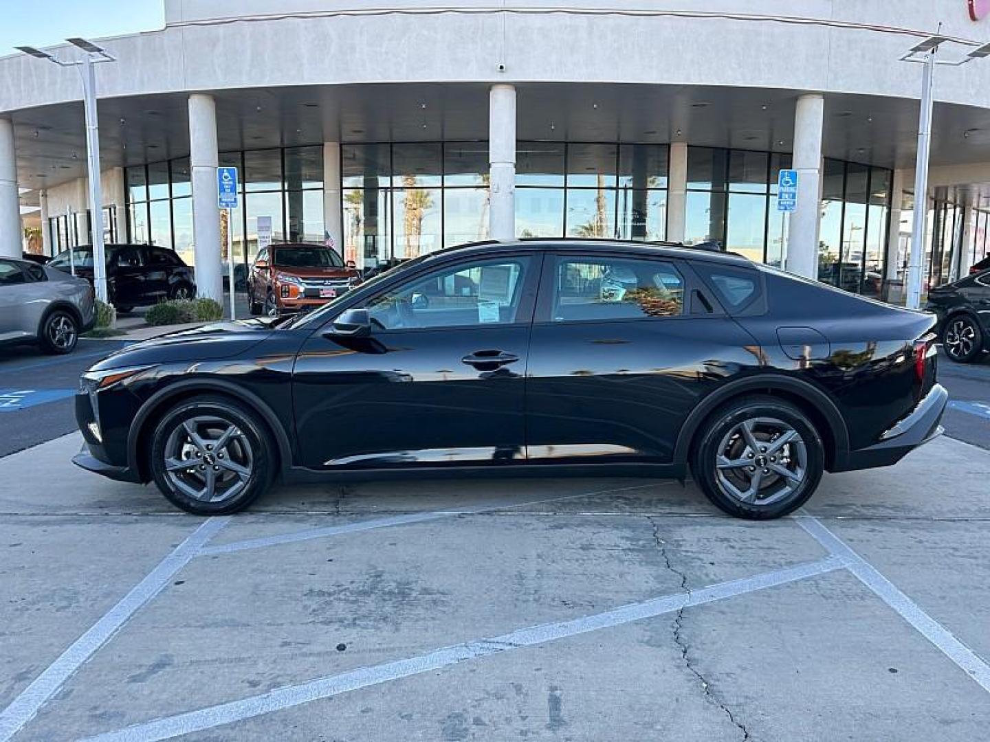 2025 BLACK Kia K4 (3KPFT4DE5SE) with an 4-Cyl 2.0 Liter engine, Automatic IVT transmission, located at 412 Auto Vista Drive, Palmdale, 93551, (661) 945-0620, 34.592636, -118.136681- Photo#3