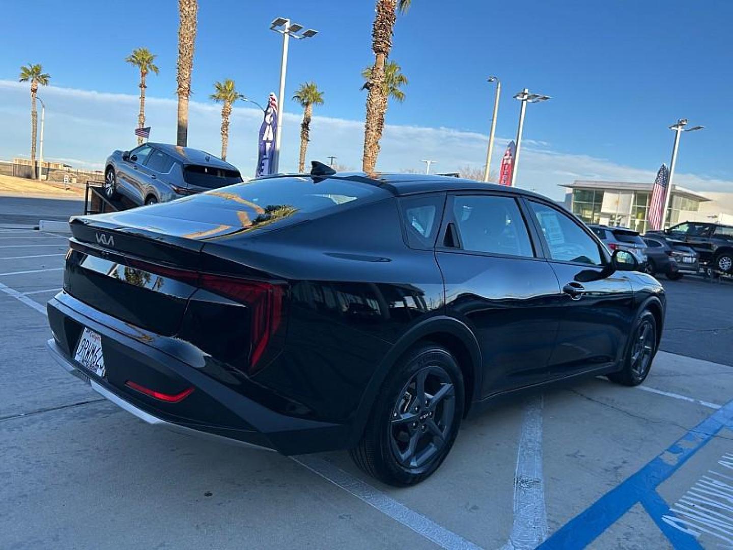 2025 BLACK Kia K4 (3KPFT4DE5SE) with an 4-Cyl 2.0 Liter engine, Automatic IVT transmission, located at 412 Auto Vista Drive, Palmdale, 93551, (661) 945-0620, 34.592636, -118.136681- Photo#6
