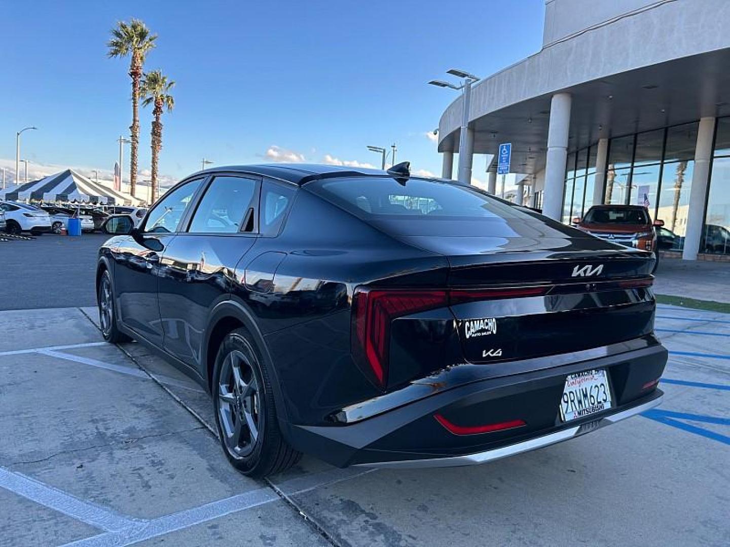 2025 BLACK Kia K4 (3KPFT4DE5SE) with an 4-Cyl 2.0 Liter engine, Automatic IVT transmission, located at 412 Auto Vista Drive, Palmdale, 93551, (661) 945-0620, 34.592636, -118.136681- Photo#8