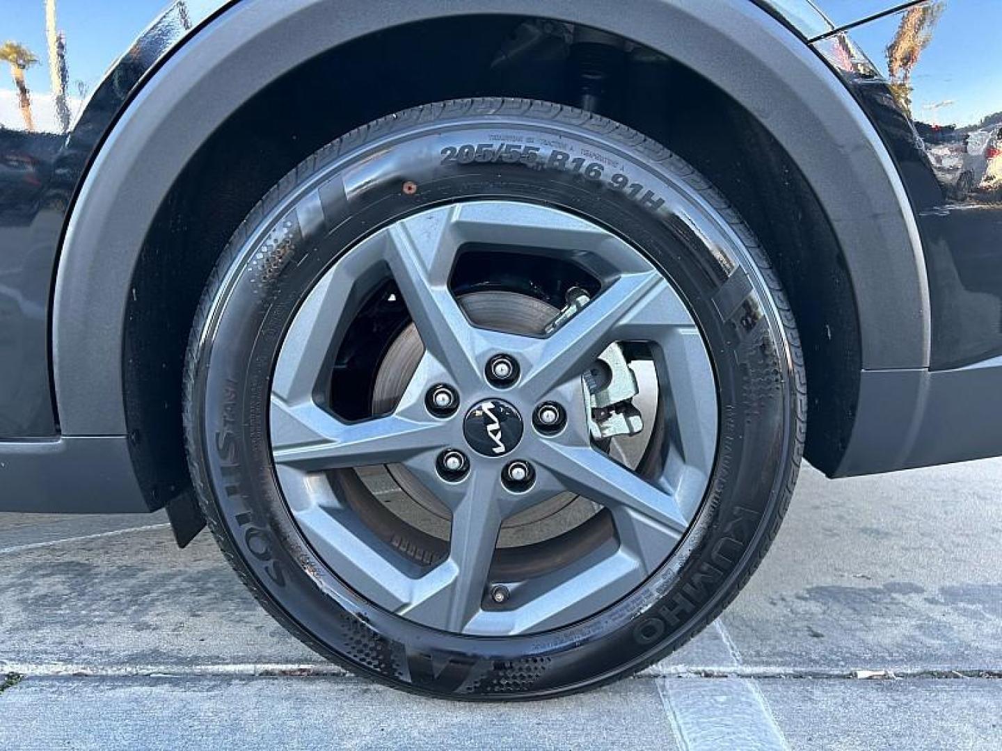 2025 BLACK Kia K4 (3KPFT4DE5SE) with an 4-Cyl 2.0 Liter engine, Automatic IVT transmission, located at 412 Auto Vista Drive, Palmdale, 93551, (661) 945-0620, 34.592636, -118.136681- Photo#11