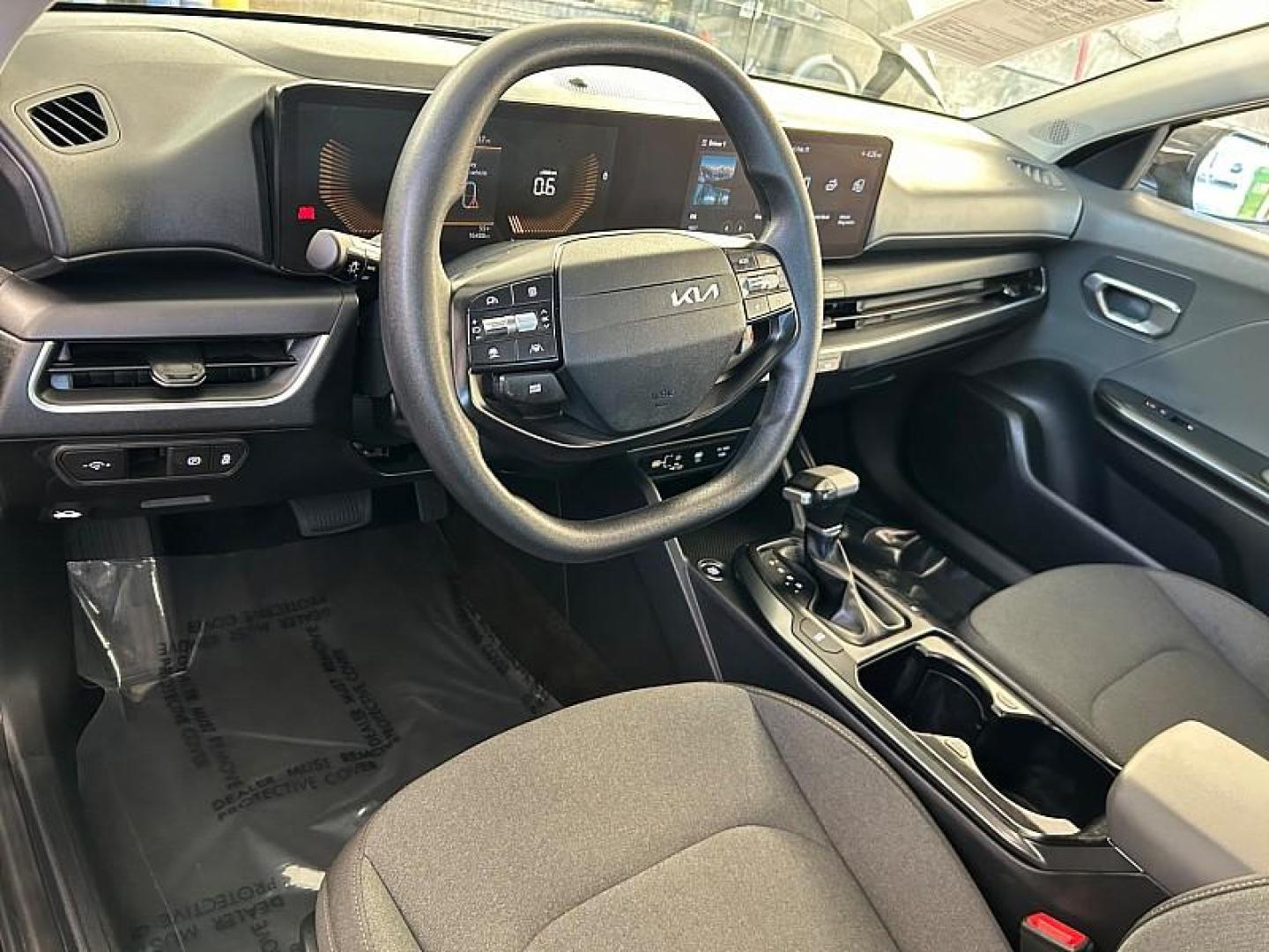 2025 BLACK Kia K4 (3KPFT4DE5SE) with an 4-Cyl 2.0 Liter engine, Automatic IVT transmission, located at 412 Auto Vista Drive, Palmdale, 93551, (661) 945-0620, 34.592636, -118.136681- Photo#17