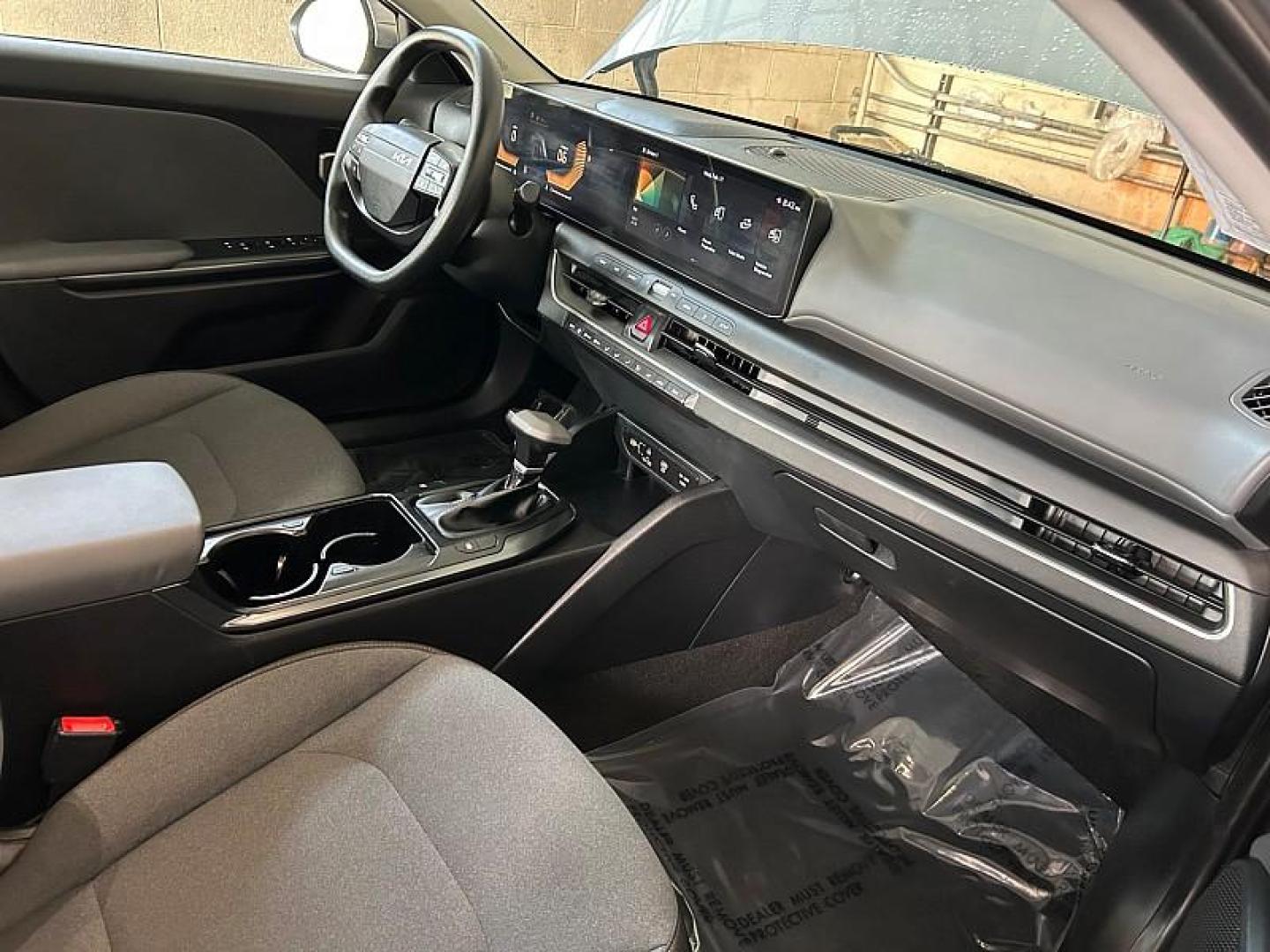 2025 GRAY Kia K4 (3KPFT4DE4SE) with an 4-Cyl 2.0 Liter engine, Automatic IVT transmission, located at 412 Auto Vista Drive, Palmdale, 93551, (661) 945-0620, 34.592636, -118.136681 - Photo#18