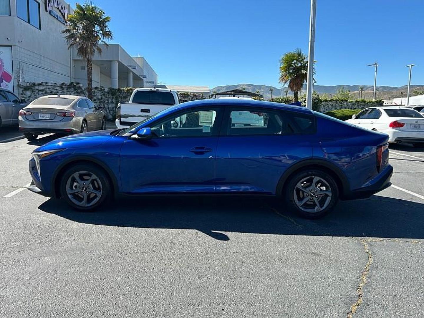2025 BLUE Kia K4 (3KPFT4DE3SE) with an 4-Cyl 2.0 Liter engine, Automatic IVT transmission, located at 412 Auto Vista Drive, Palmdale, 93551, (661) 945-0620, 34.592636, -118.136681 - Photo#3