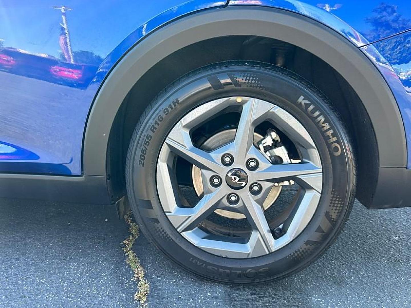 2025 BLUE Kia K4 (3KPFT4DE3SE) with an 4-Cyl 2.0 Liter engine, Automatic IVT transmission, located at 412 Auto Vista Drive, Palmdale, 93551, (661) 945-0620, 34.592636, -118.136681 - Photo#13