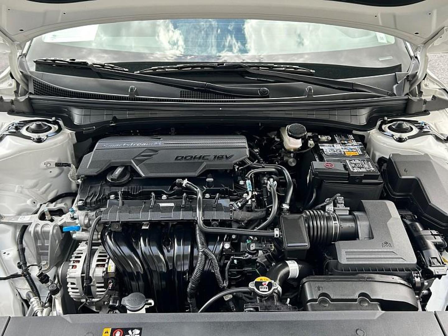 2025 WHITE Kia K4 (3KPFT4DE7SE) with an 4-Cyl 2.0 Liter engine, Automatic IVT transmission, located at 412 Auto Vista Drive, Palmdale, 93551, (661) 945-0620, 34.592636, -118.136681 - Photo#1