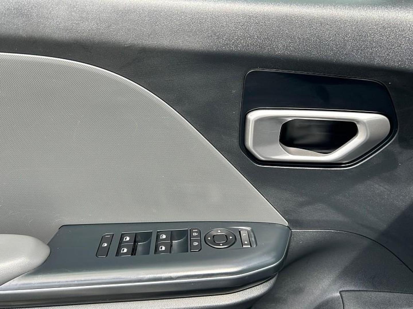 2025 WHITE Kia K4 (3KPFT4DE7SE) with an 4-Cyl 2.0 Liter engine, Automatic IVT transmission, located at 412 Auto Vista Drive, Palmdale, 93551, (661) 945-0620, 34.592636, -118.136681 - Photo#9