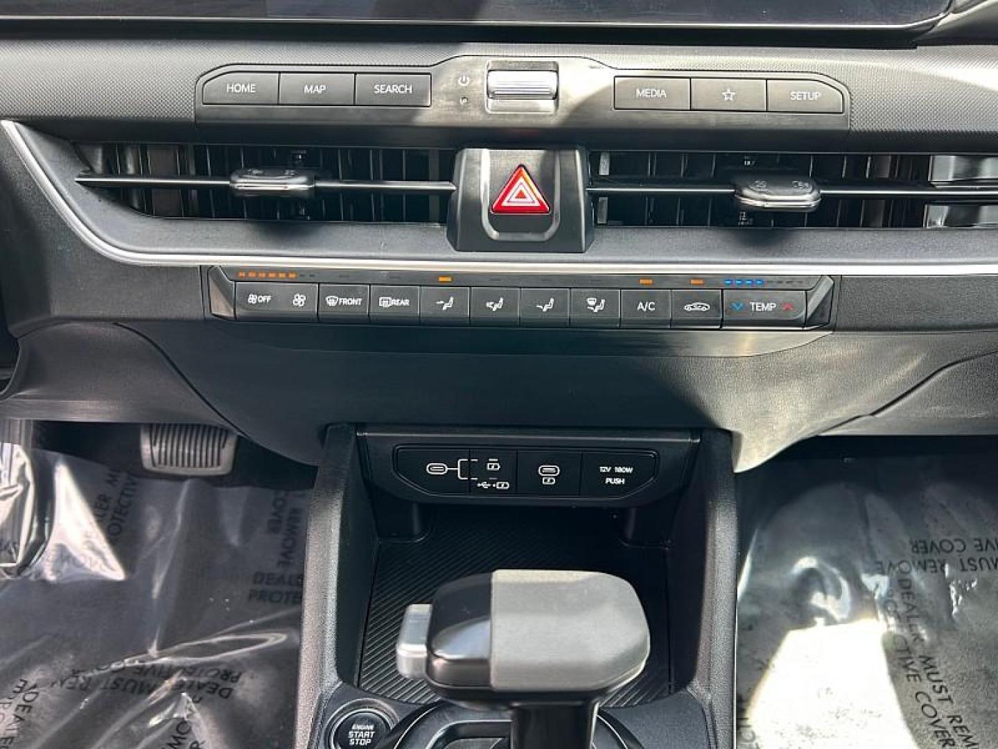 2025 WHITE Kia K4 (3KPFT4DE7SE) with an 4-Cyl 2.0 Liter engine, Automatic IVT transmission, located at 412 Auto Vista Drive, Palmdale, 93551, (661) 945-0620, 34.592636, -118.136681 - Photo#13