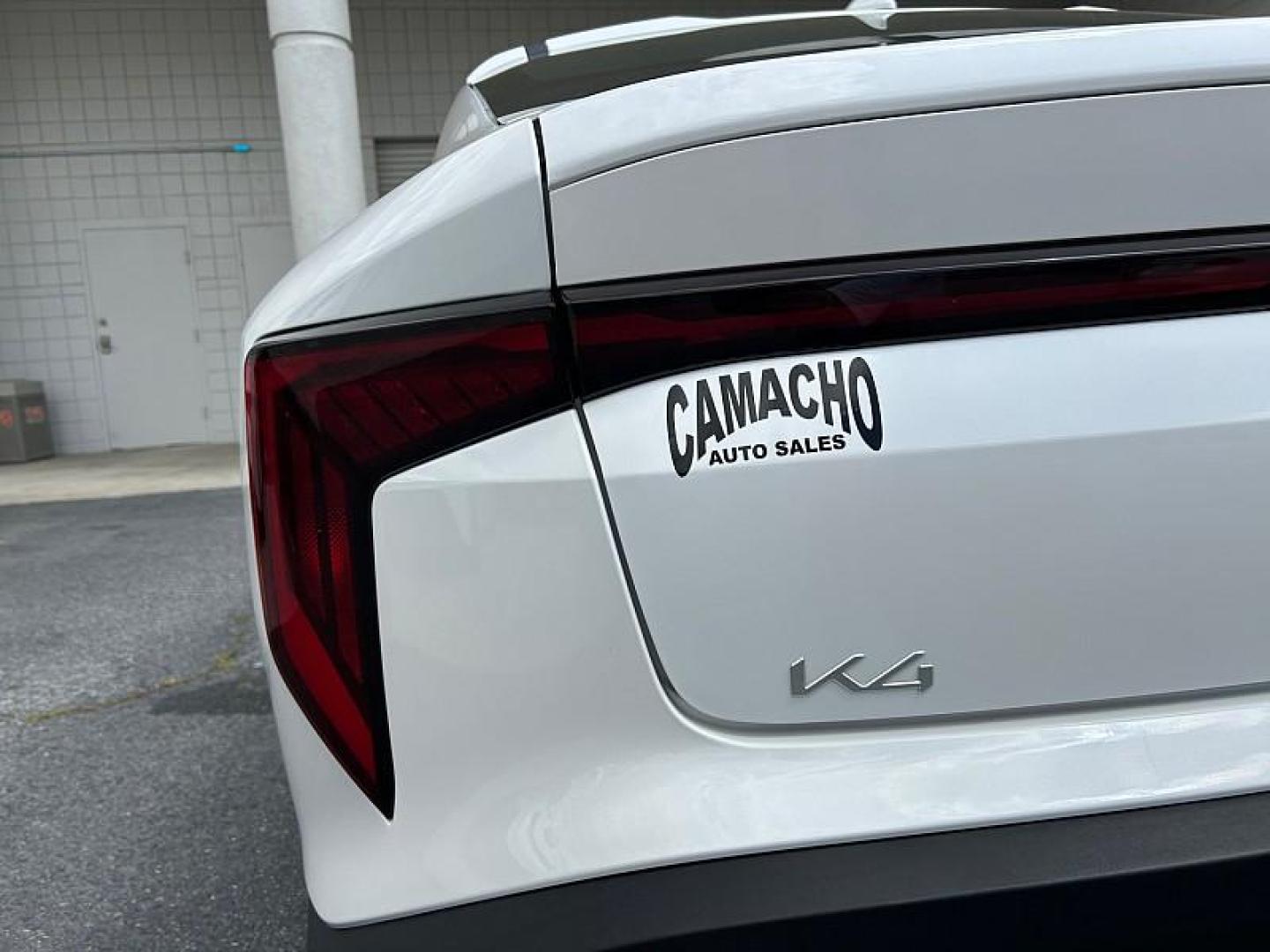 2025 WHITE Kia K4 (3KPFT4DE7SE) with an 4-Cyl 2.0 Liter engine, Automatic IVT transmission, located at 412 Auto Vista Drive, Palmdale, 93551, (661) 945-0620, 34.592636, -118.136681 - Photo#17