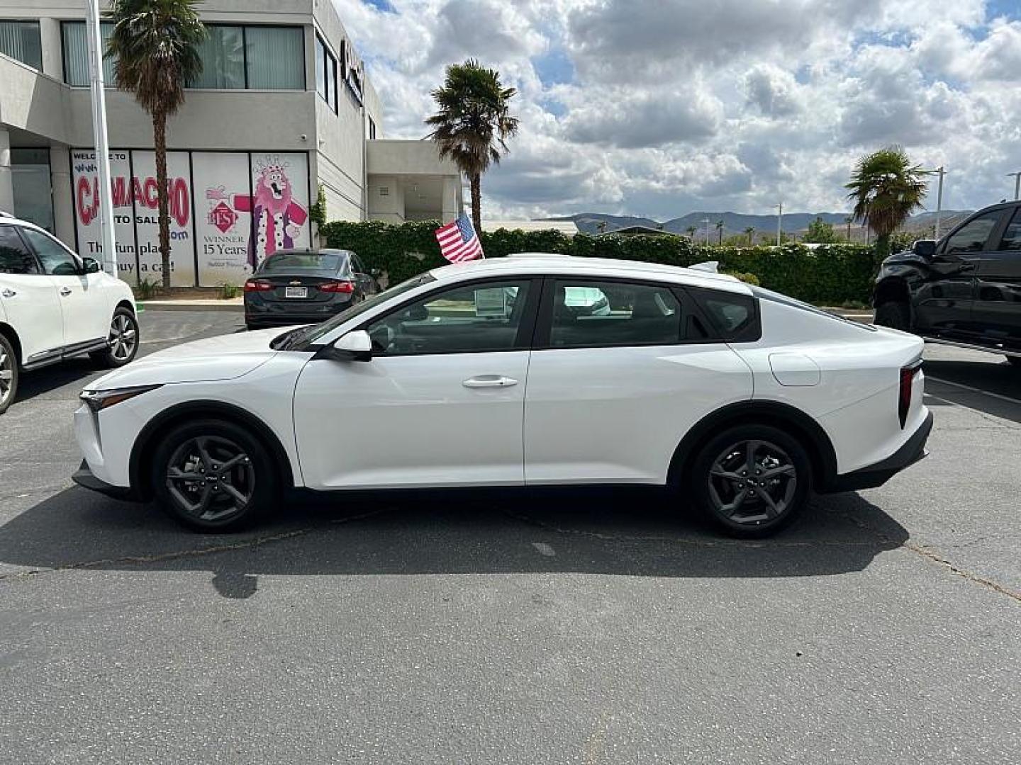 2025 WHITE Kia K4 (3KPFT4DE7SE) with an 4-Cyl 2.0 Liter engine, Automatic IVT transmission, located at 412 Auto Vista Drive, Palmdale, 93551, (661) 945-0620, 34.592636, -118.136681 - Photo#25
