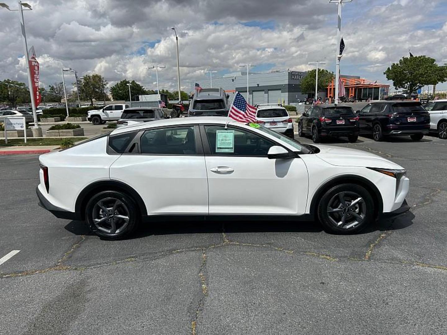 2025 WHITE Kia K4 (3KPFT4DE7SE) with an 4-Cyl 2.0 Liter engine, Automatic IVT transmission, located at 412 Auto Vista Drive, Palmdale, 93551, (661) 945-0620, 34.592636, -118.136681 - Photo#29