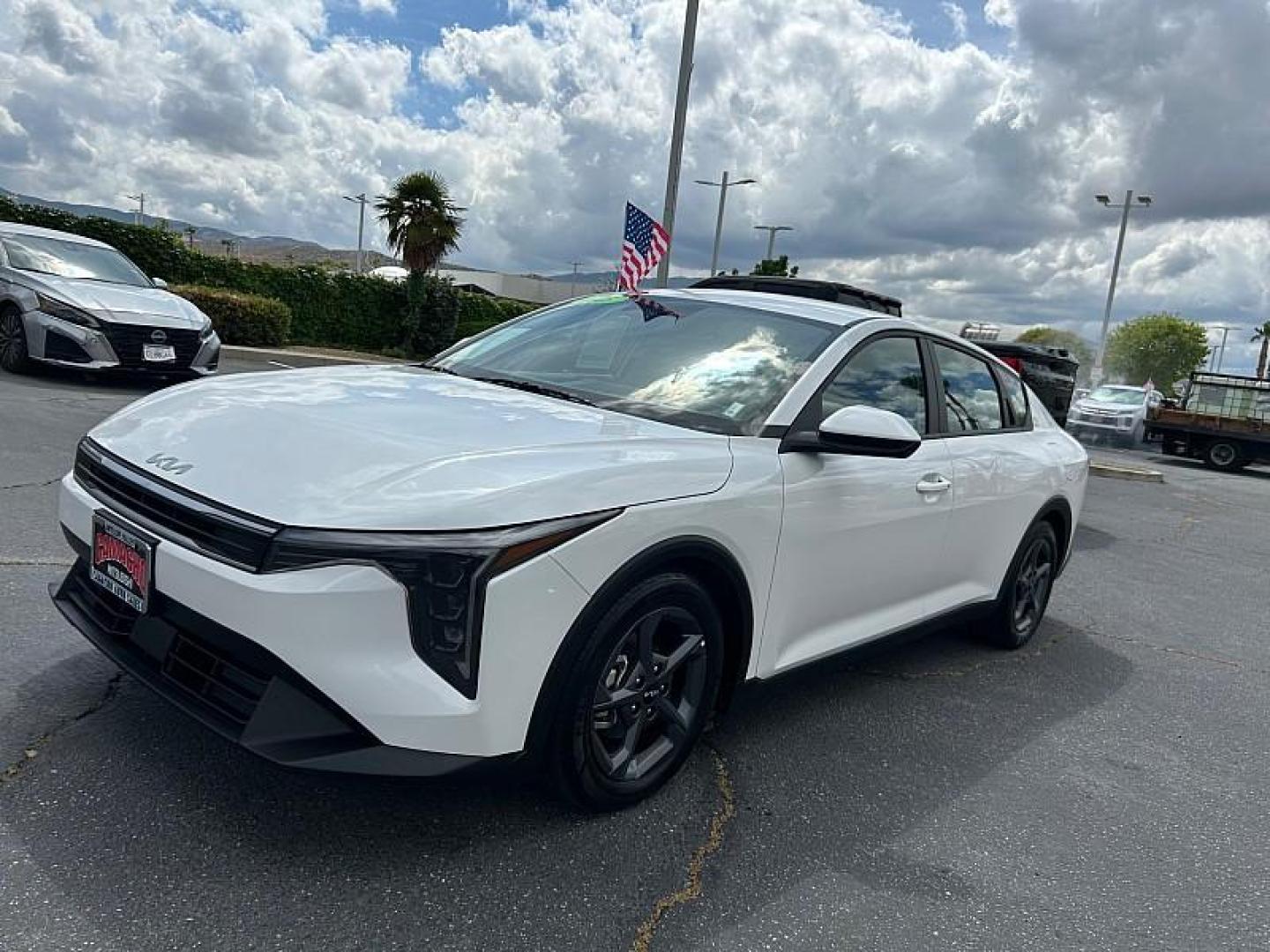 2025 WHITE Kia K4 (3KPFT4DE7SE) with an 4-Cyl 2.0 Liter engine, Automatic IVT transmission, located at 412 Auto Vista Drive, Palmdale, 93551, (661) 945-0620, 34.592636, -118.136681 - Photo#30