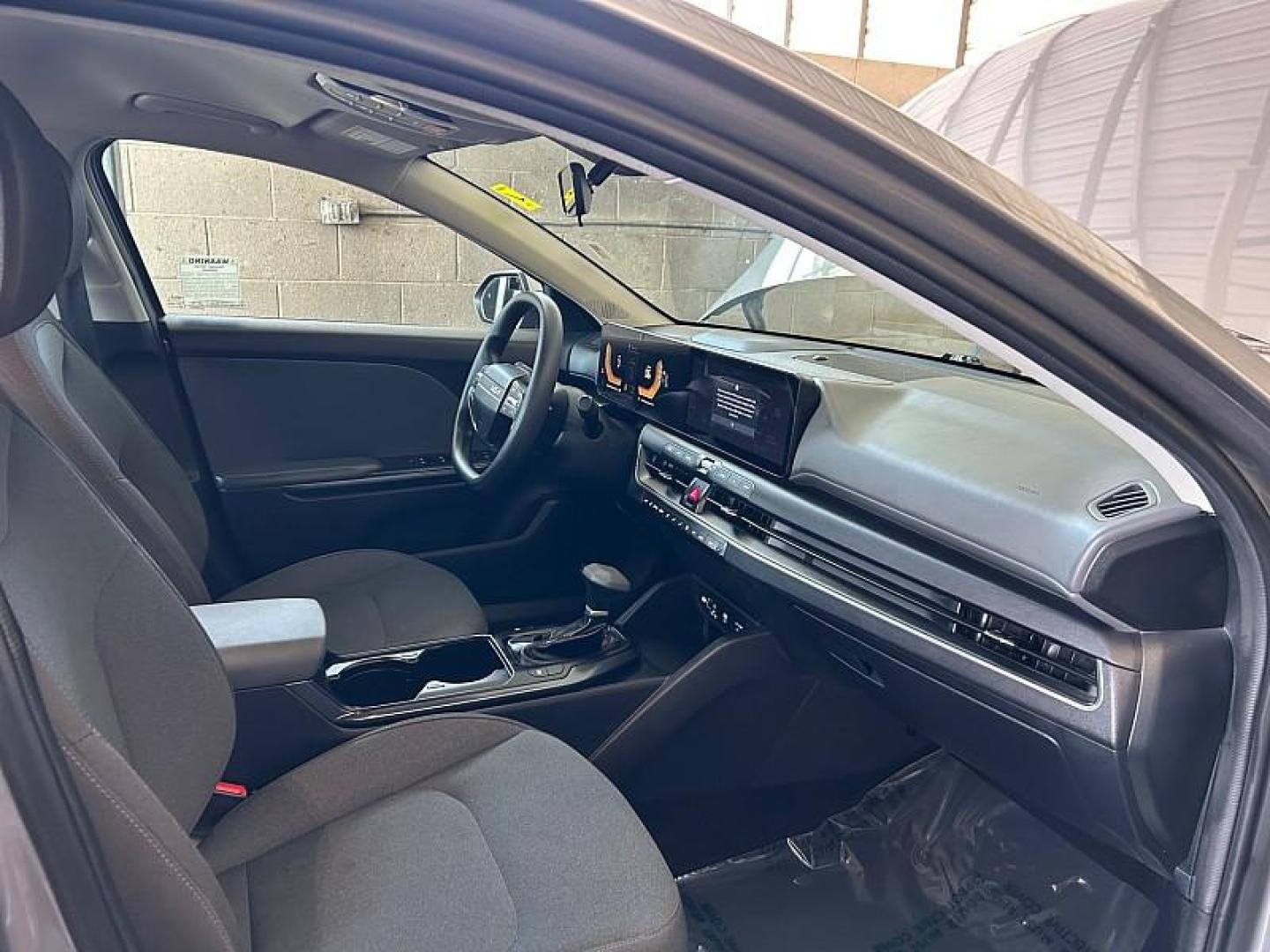 2025 GRAY Kia K4 (3KPFT4DEXSE) with an 4-Cyl 2.0 Liter engine, Automatic IVT transmission, located at 412 Auto Vista Drive, Palmdale, 93551, (661) 945-0620, 34.592636, -118.136681 - Photo#27