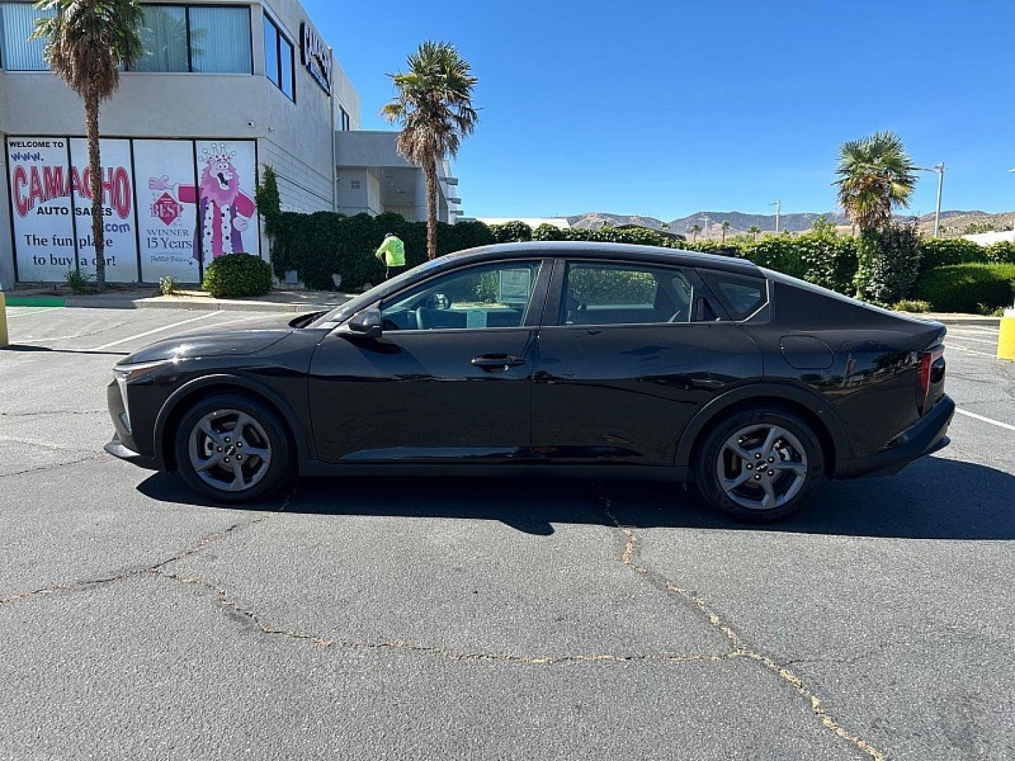 2025 BLACK Kia K4 (3KPFT4DE6SE) with an 4-Cyl 2.0 Liter engine, Automatic IVT transmission, located at 412 Auto Vista Drive, Palmdale, 93551, (661) 945-0620, 34.592636, -118.136681- Photo#5