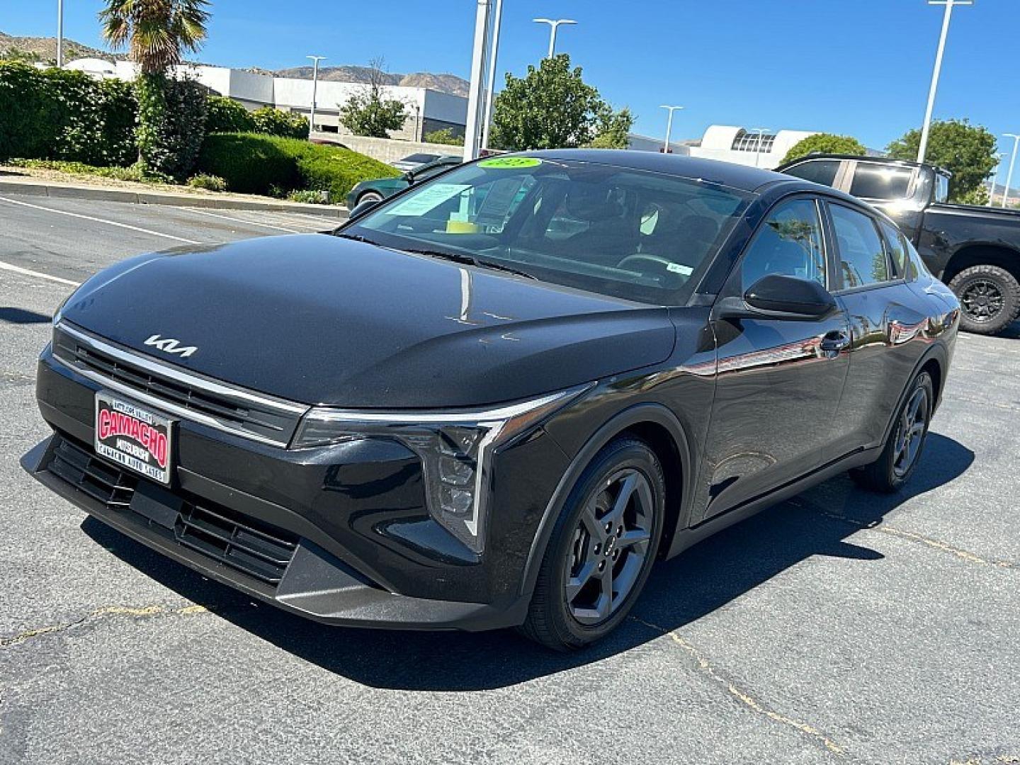 2025 BLACK Kia K4 (3KPFT4DE6SE) with an 4-Cyl 2.0 Liter engine, Automatic IVT transmission, located at 412 Auto Vista Drive, Palmdale, 93551, (661) 945-0620, 34.592636, -118.136681- Photo#6