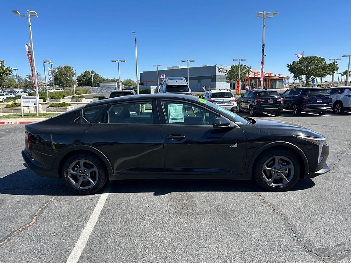 2025 BLACK Kia K4 (3KPFT4DE6SE) with an 4-Cyl 2.0 Liter engine, Automatic IVT transmission, located at 412 Auto Vista Drive, Palmdale, 93551, (661) 945-0620, 34.592636, -118.136681- Photo#7