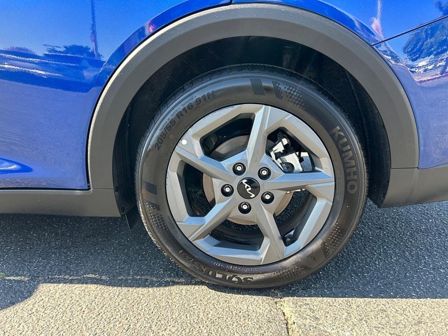 2025 BLUE Kia K4 (3KPFT4DE5SE) with an 4-Cyl 2.0 Liter engine, Automatic IVT transmission, located at 412 Auto Vista Drive, Palmdale, 93551, (661) 945-0620, 34.592636, -118.136681- Photo#26