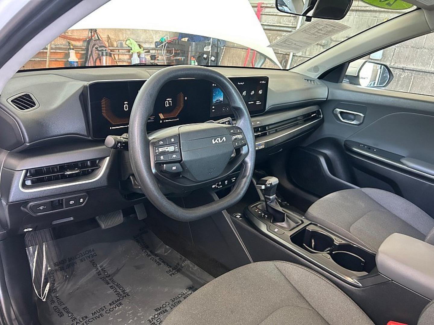 2025 White Kia K4 (3KPFT4DE1SE) with an 4-Cyl 2.0 Liter engine, Automatic IVT transmission, located at 412 Auto Vista Drive, Palmdale, 93551, (661) 945-0620, 34.592636, -118.136681- Photo#17