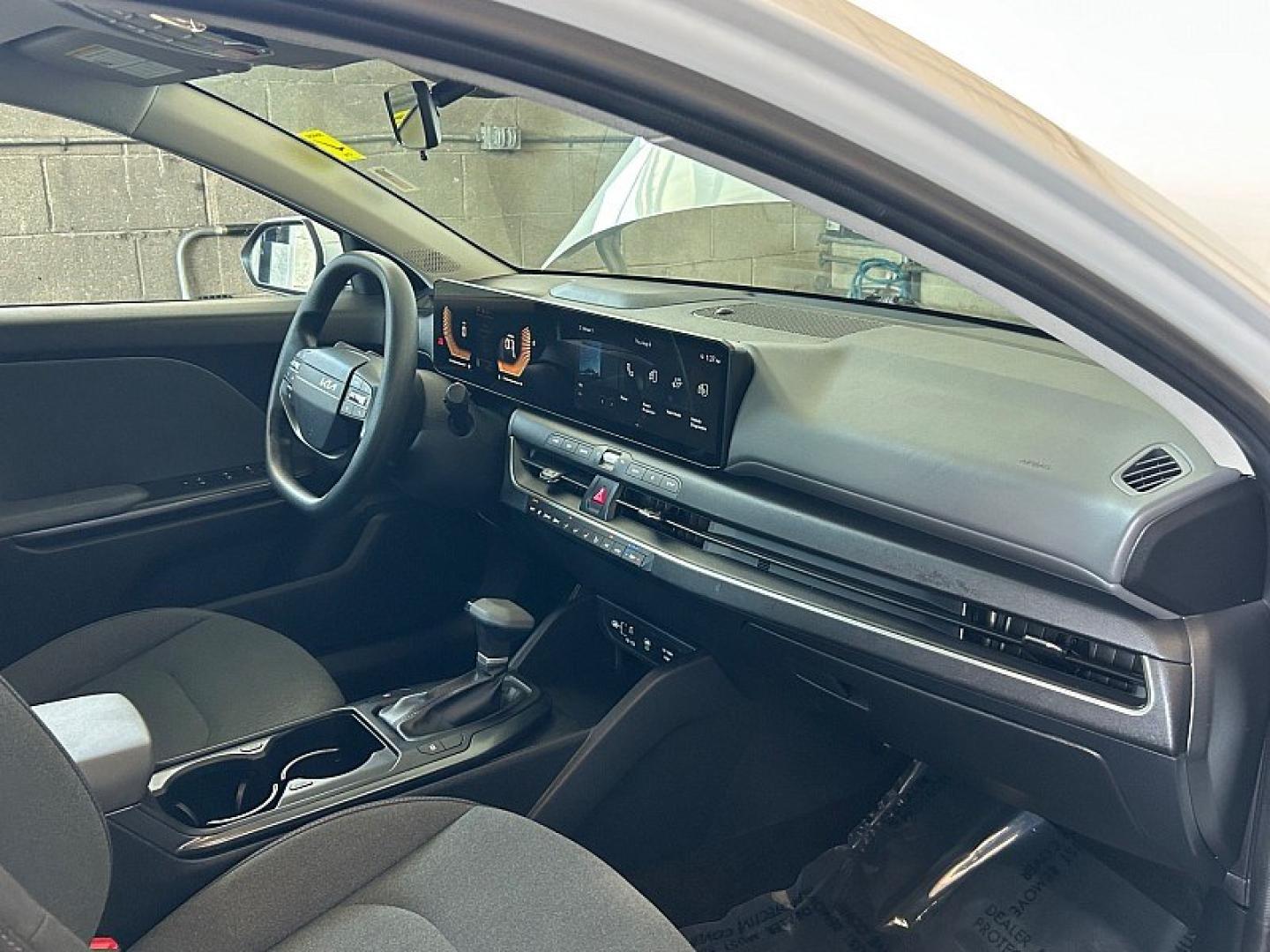 2025 White Kia K4 (3KPFT4DE1SE) with an 4-Cyl 2.0 Liter engine, Automatic IVT transmission, located at 412 Auto Vista Drive, Palmdale, 93551, (661) 945-0620, 34.592636, -118.136681- Photo#29