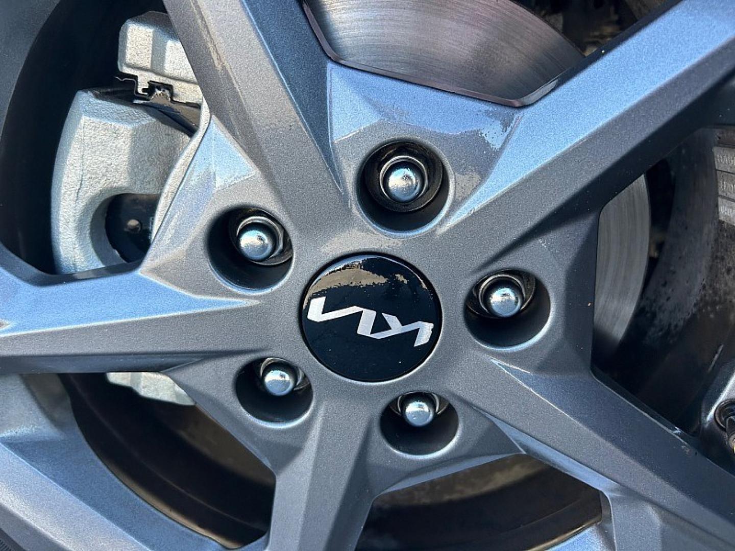 2025 Black /black, gray Kia K4 (3KPFT4DE5SE) with an 4-Cyl 2.0 Liter engine, Automatic IVT transmission, located at 412 Auto Vista Drive, Palmdale, 93551, (661) 945-0620, 34.592636, -118.136681 - Turn heads in this stylish 2025 Kia K4 LXS!Featuring a sleek Aurora Black Pearl exterior and a modern Medium Gray interior, this sedan offers an excellent combination of comfort, technology, and fuel efficiency. Under the hood, a 2.0L 4-cylinder engine paired with an Intelligent Variable Automatic T- Photo#11