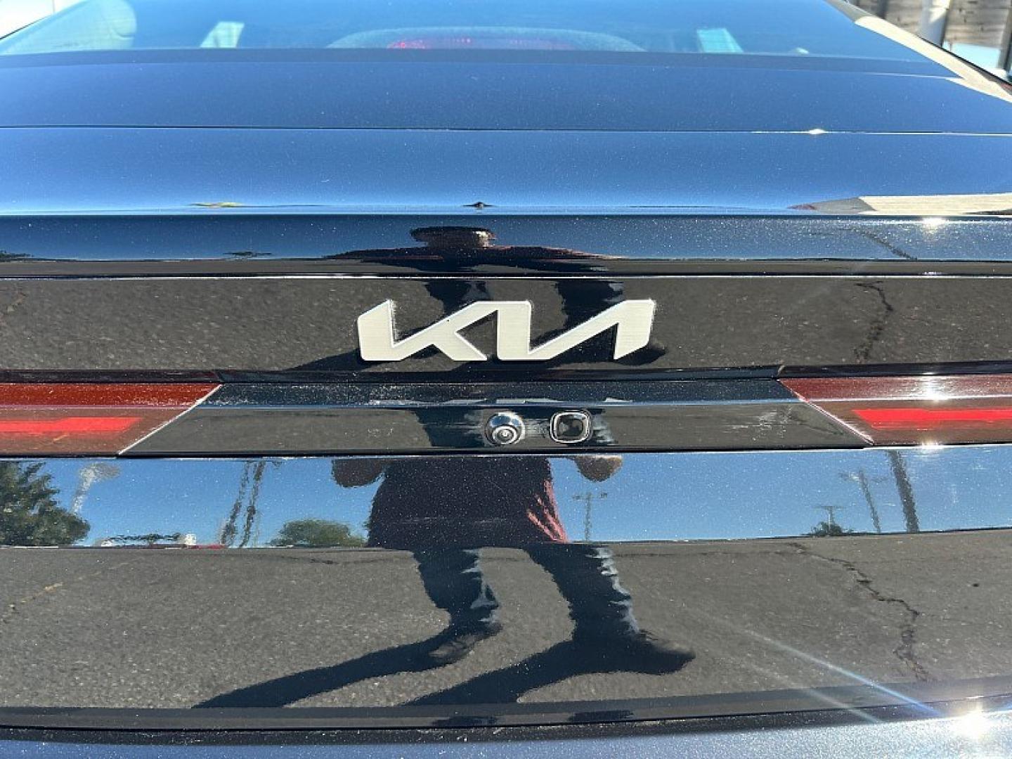 2025 Black /black, gray Kia K4 (3KPFT4DE5SE) with an 4-Cyl 2.0 Liter engine, Automatic IVT transmission, located at 412 Auto Vista Drive, Palmdale, 93551, (661) 945-0620, 34.592636, -118.136681 - Turn heads in this stylish 2025 Kia K4 LXS!Featuring a sleek Aurora Black Pearl exterior and a modern Medium Gray interior, this sedan offers an excellent combination of comfort, technology, and fuel efficiency. Under the hood, a 2.0L 4-cylinder engine paired with an Intelligent Variable Automatic T- Photo#15
