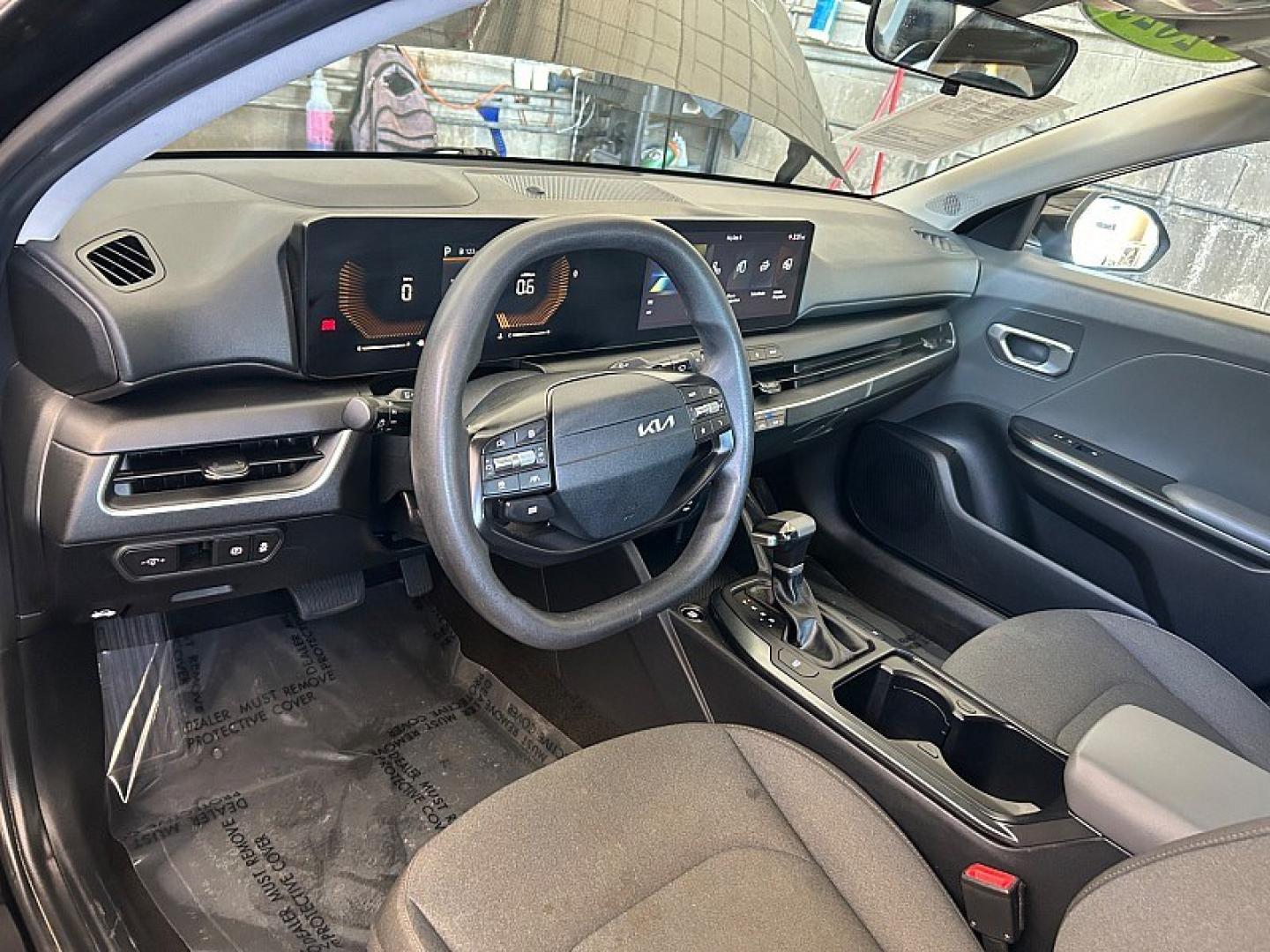 2025 Black /black, gray Kia K4 (3KPFT4DE5SE) with an 4-Cyl 2.0 Liter engine, Automatic IVT transmission, located at 412 Auto Vista Drive, Palmdale, 93551, (661) 945-0620, 34.592636, -118.136681 - Turn heads in this stylish 2025 Kia K4 LXS!Featuring a sleek Aurora Black Pearl exterior and a modern Medium Gray interior, this sedan offers an excellent combination of comfort, technology, and fuel efficiency. Under the hood, a 2.0L 4-cylinder engine paired with an Intelligent Variable Automatic T- Photo#17