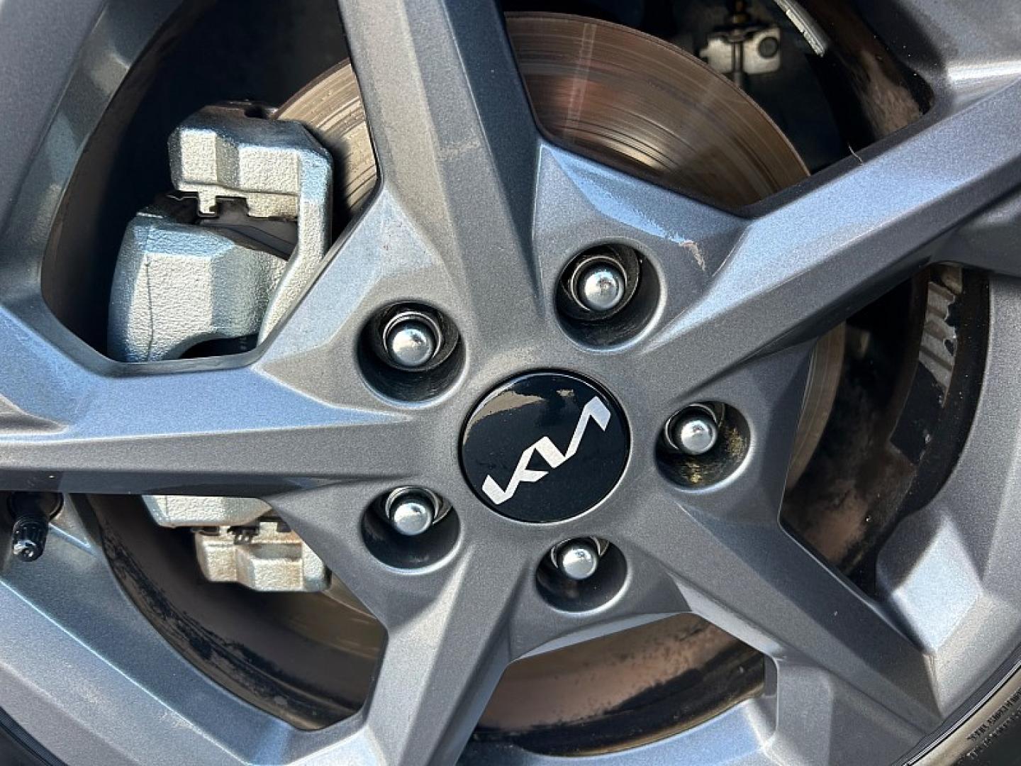 2025 GRAY /black Kia K4 (3KPFT4DEXSE) with an 4-Cyl 2.0 Liter engine, Automatic IVT transmission, located at 412 Auto Vista Drive, Palmdale, 93551, (661) 945-0620, 34.592636, -118.136681 - Stand out with modern style and smart technology in this 2025 Kia K4 LXS!Featuring a sophisticated Interstellar Gray exterior and a sleek Medium Gray interior, this sedan is designed to make every drive comfortable and enjoyable. Powered by a 2.0L 4-cylinder engine paired with an Intelligent Variabl- Photo#27