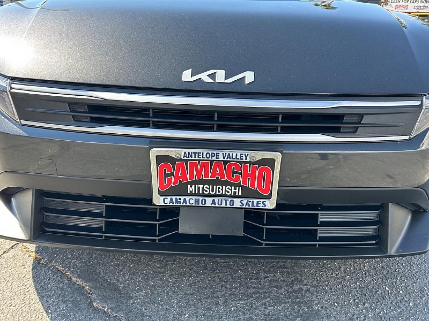 2025 GRAY /black Kia K4 (3KPFT4DEXSE) with an 4-Cyl 2.0 Liter engine, Automatic IVT transmission, located at 412 Auto Vista Drive, Palmdale, 93551, (661) 945-0620, 34.592636, -118.136681 - Stand out with modern style and smart technology in this 2025 Kia K4 LXS!Featuring a sophisticated Interstellar Gray exterior and a sleek Medium Gray interior, this sedan is designed to make every drive comfortable and enjoyable. Powered by a 2.0L 4-cylinder engine paired with an Intelligent Variabl- Photo#8